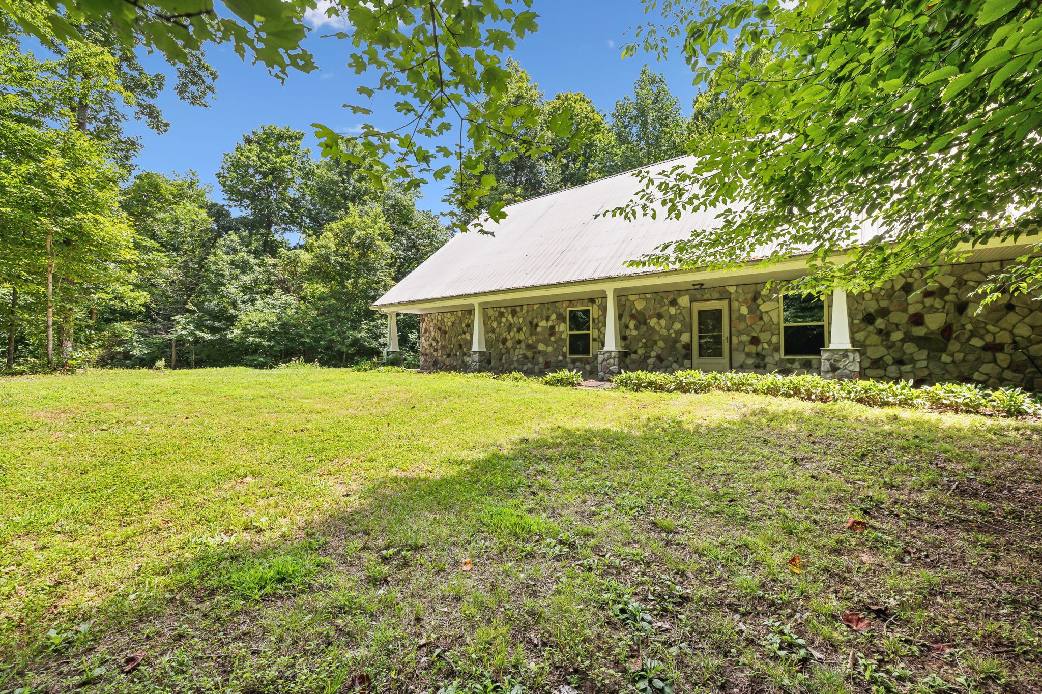 Details for 1987 Mosley Ferry Rd, Chapmansboro, TN 37035