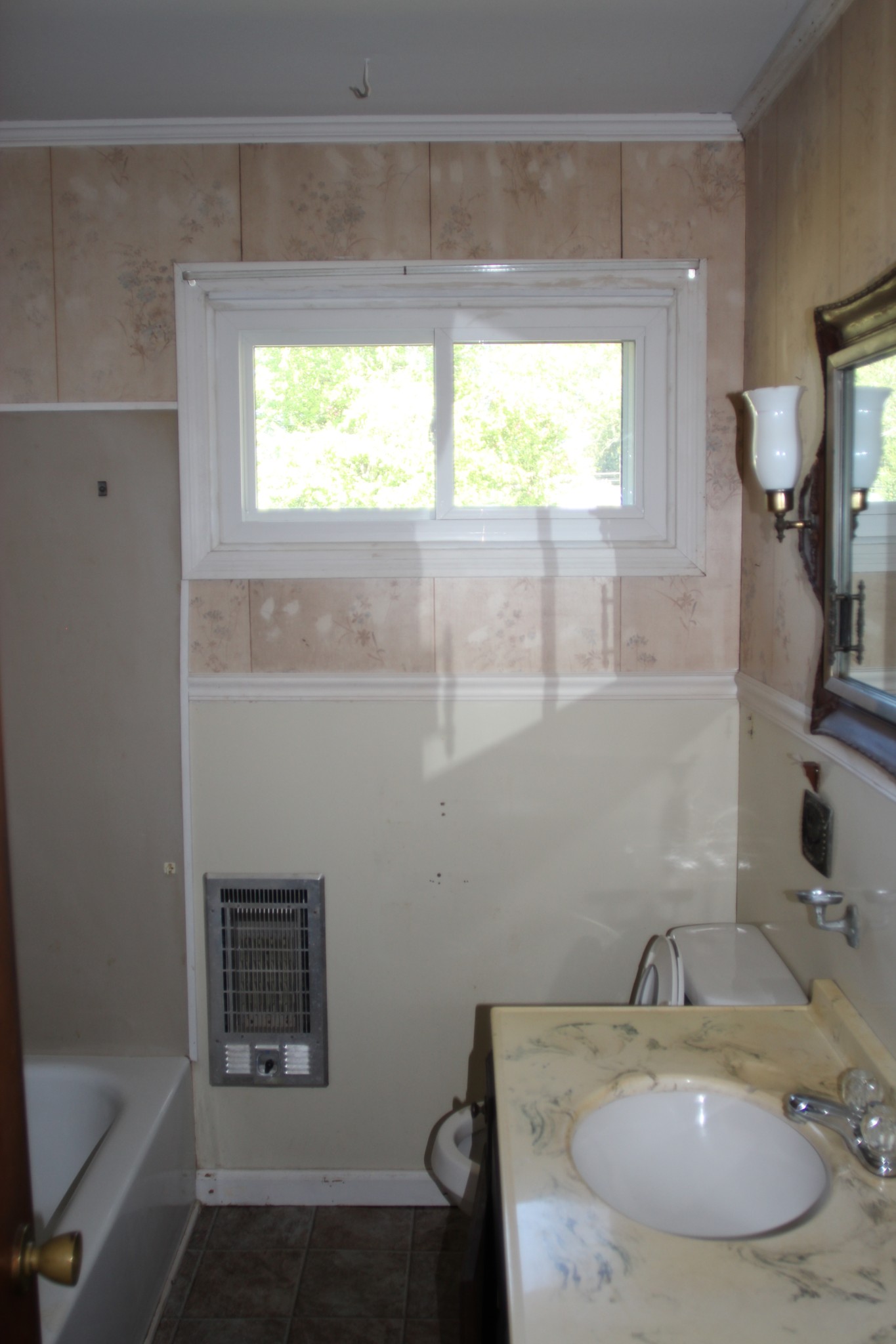 Image 6 of 7 For 00 Cr 249  