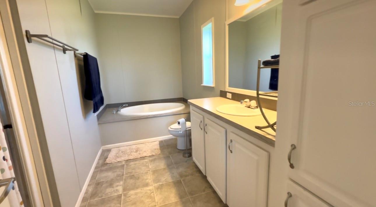 Listing photo id 35 for 295 110th Street