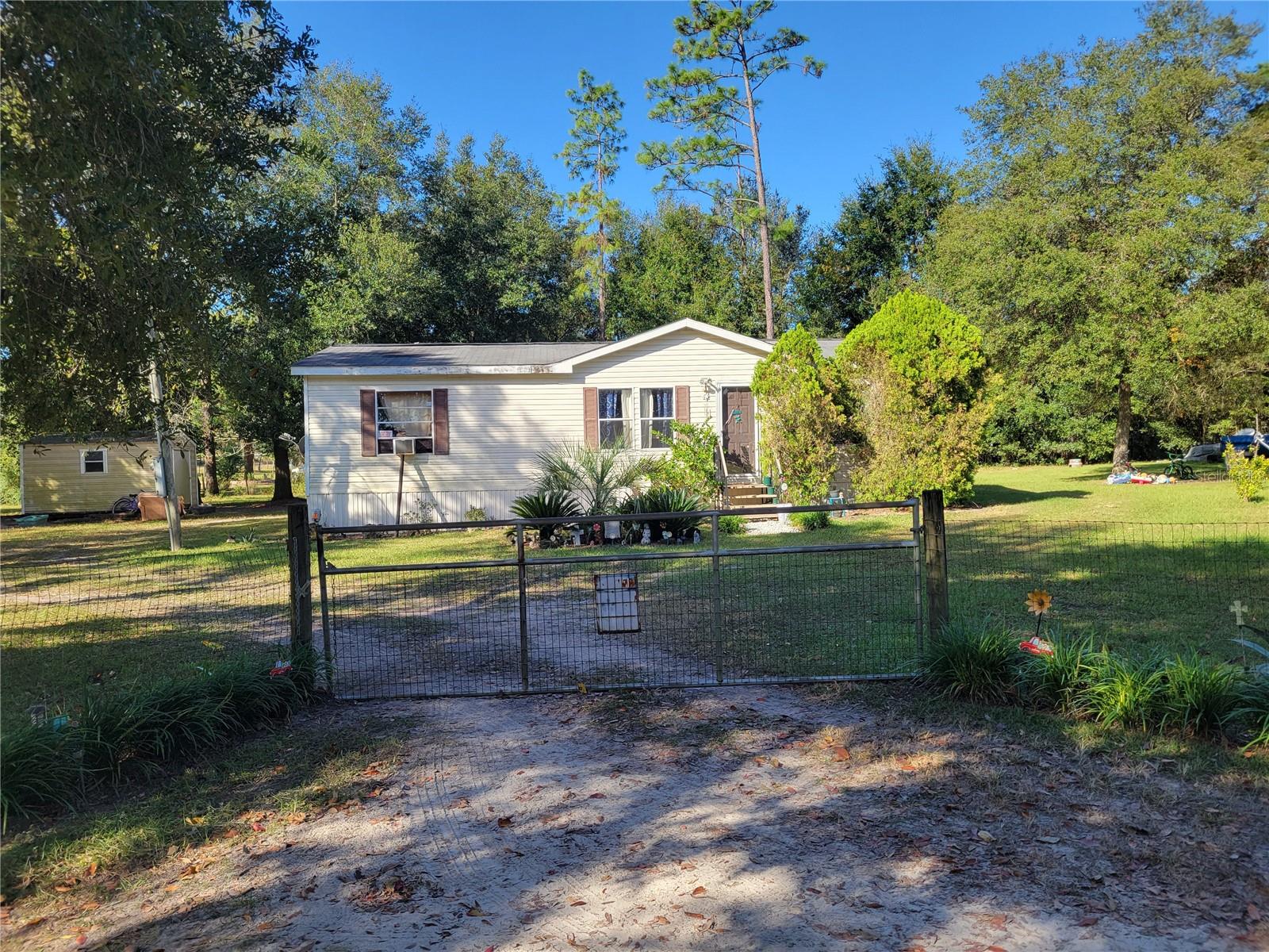 Details for 6590 220th Avenue, MORRISTON, FL 32668