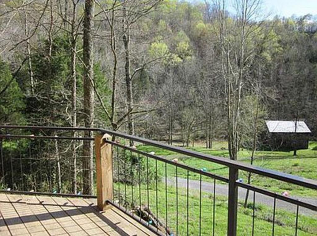 Details for 360 Spurlock Hollow Ln, Gainesboro, TN 38562