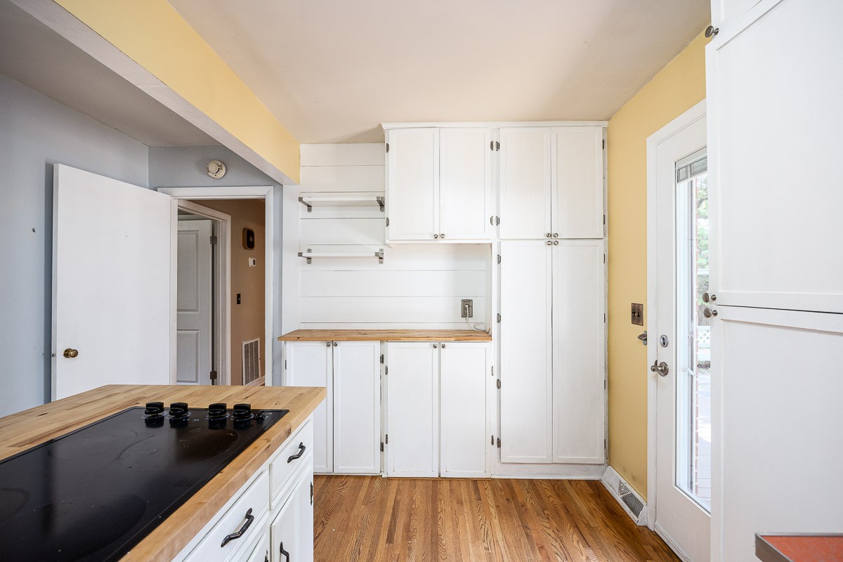 Image 13 of 29 For 9407 53rd Place