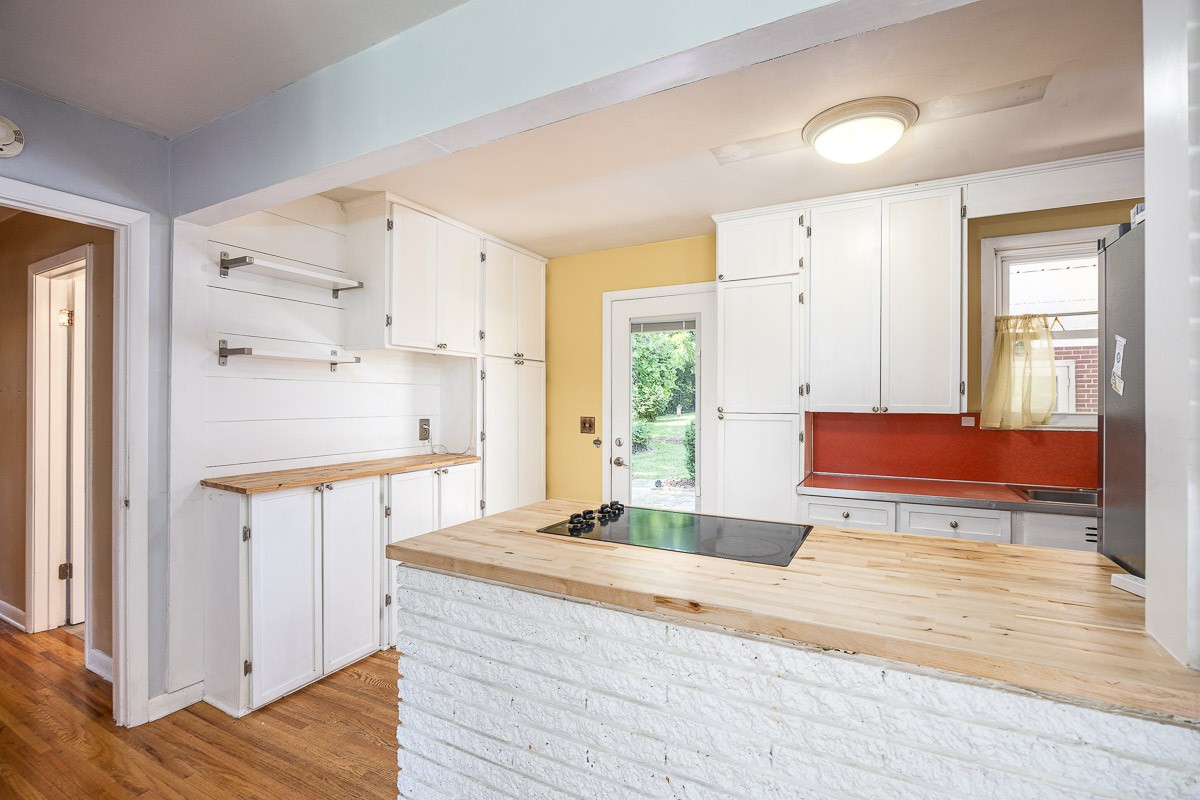 Image 17 of 29 For 9407 53rd Place