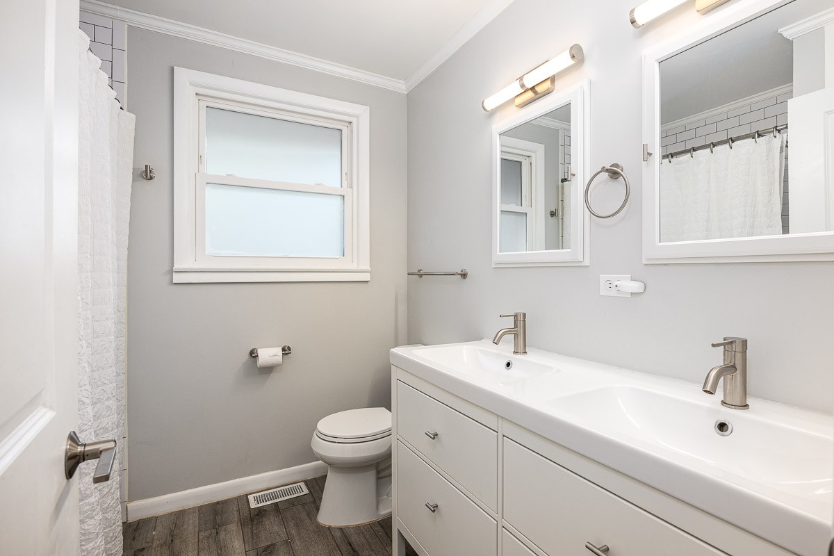 Image 20 of 29 For 9407 53rd Place