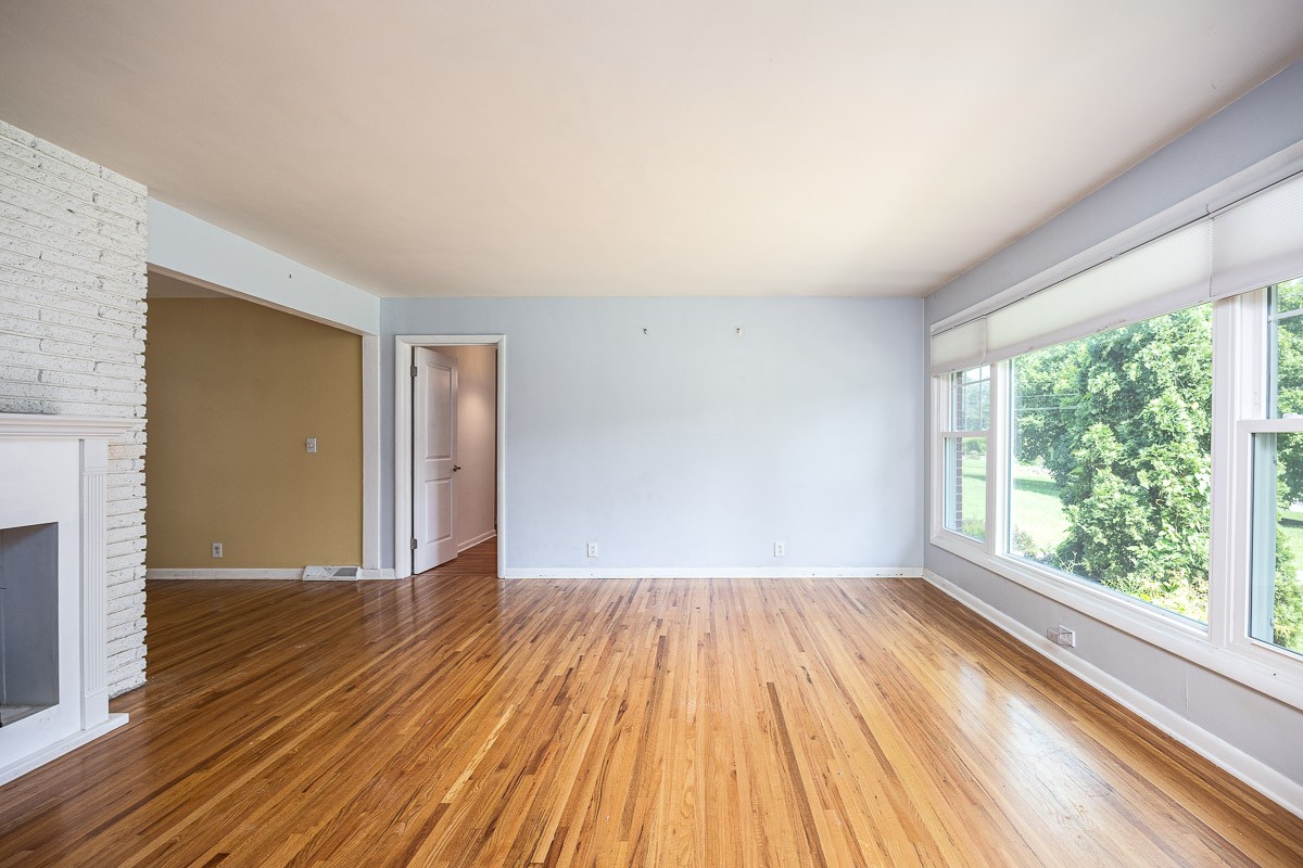Image 5 of 29 For 9407 53rd Place