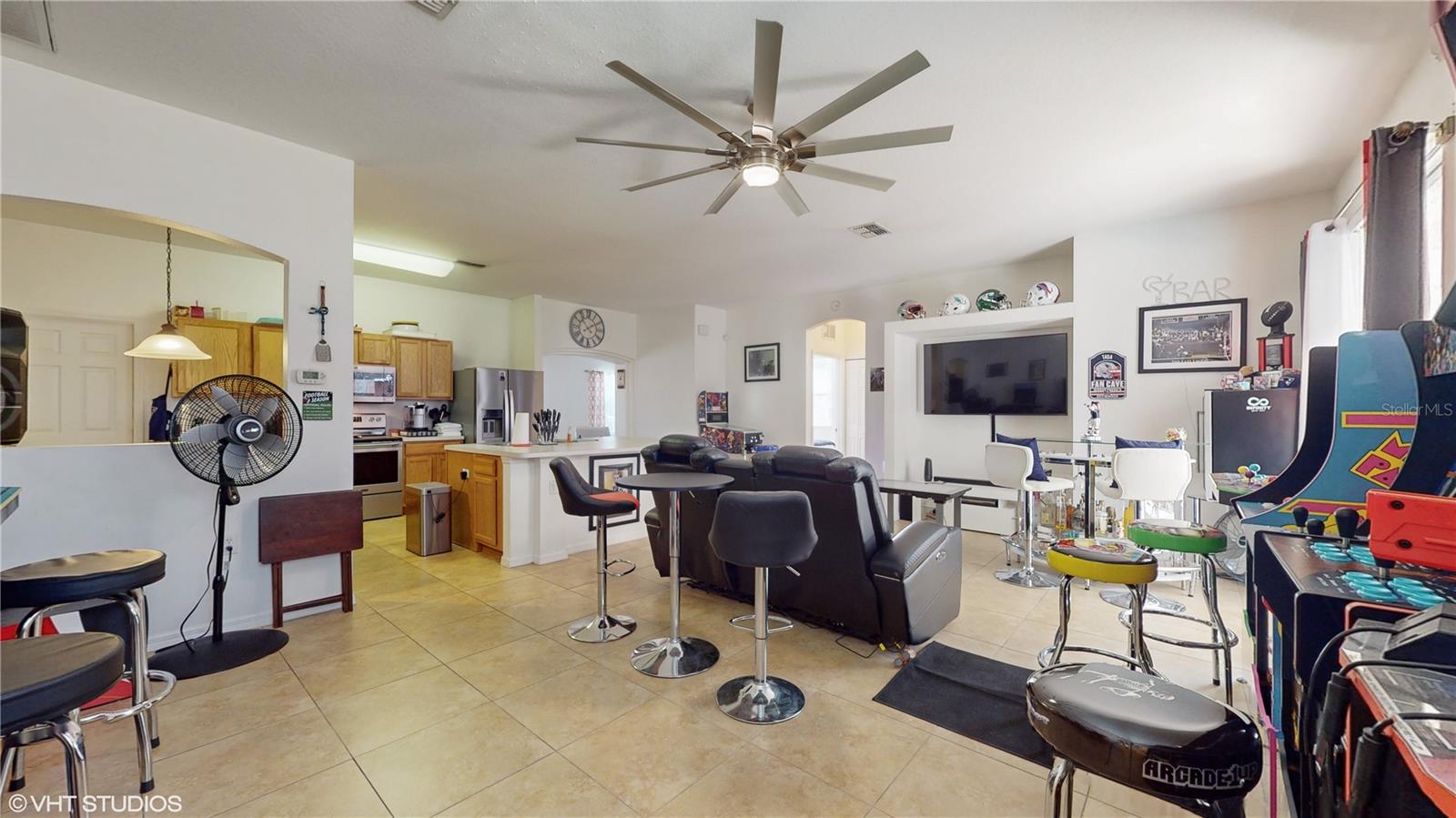 Listing photo id 11 for 7098 Cricket Drive