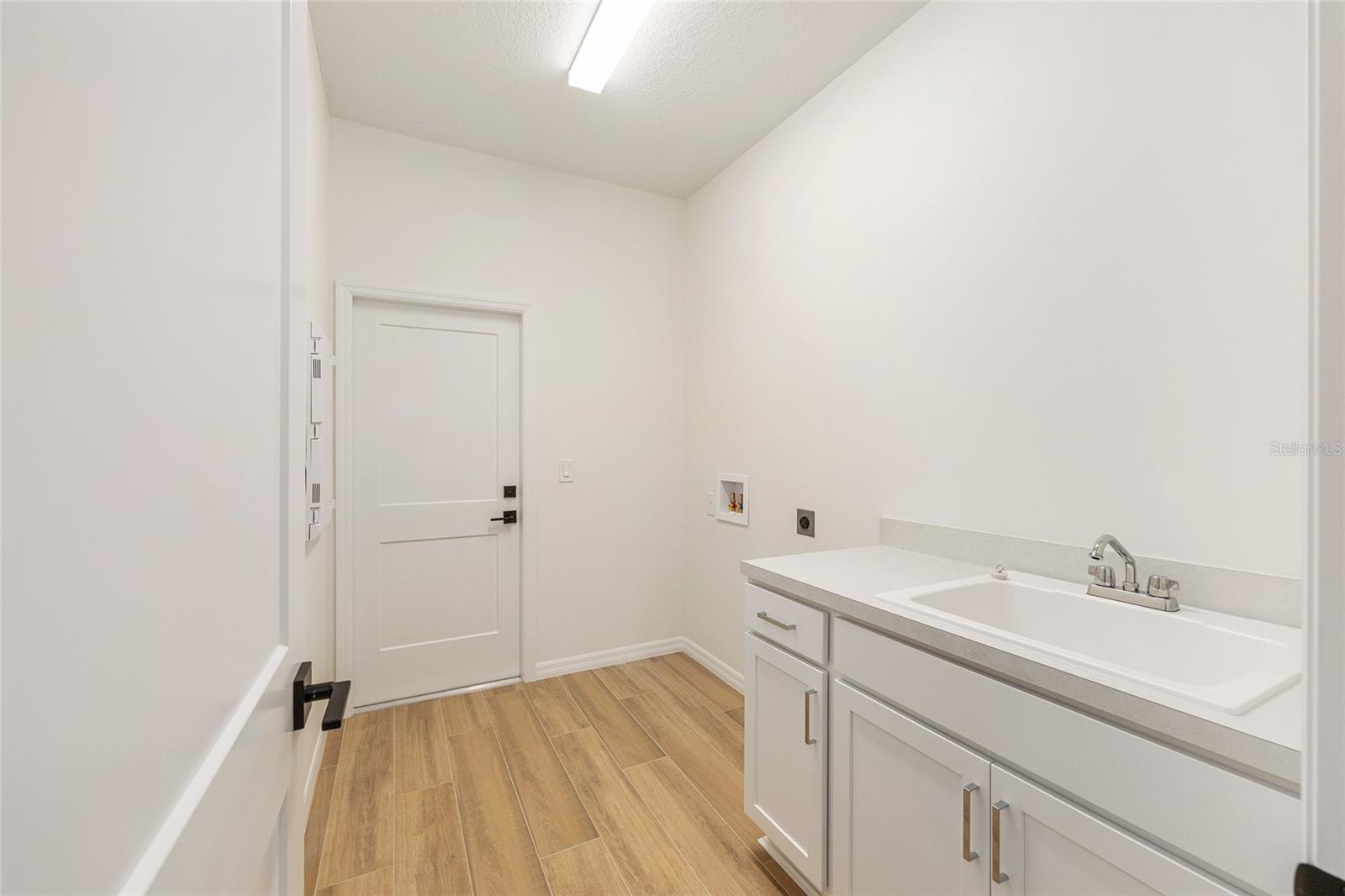 Image 42 of 65 For 5912 57th Loop N