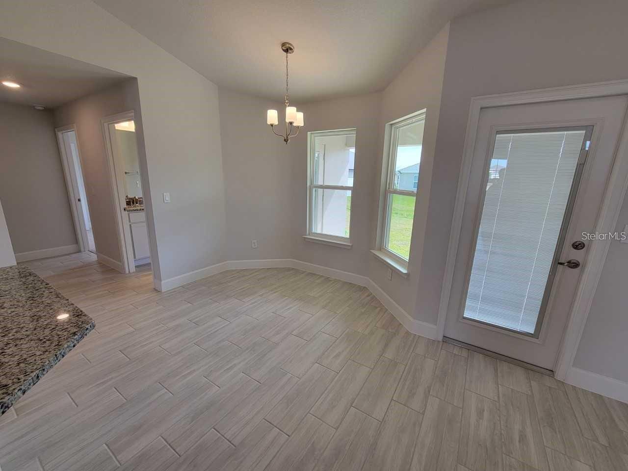 Listing photo id 12 for 624 Marguerita Drive