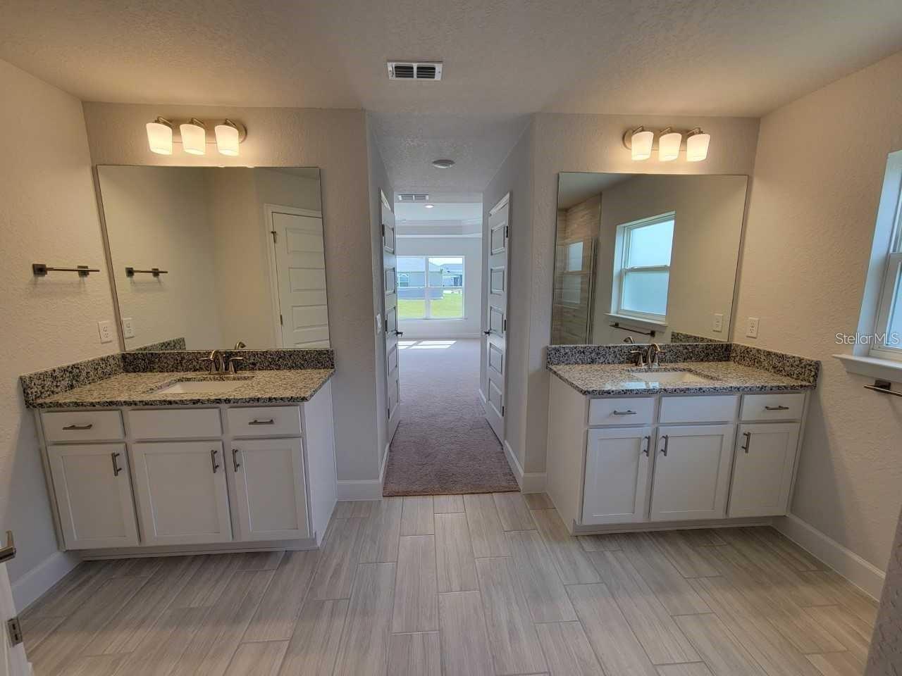 Listing photo id 14 for 624 Marguerita Drive