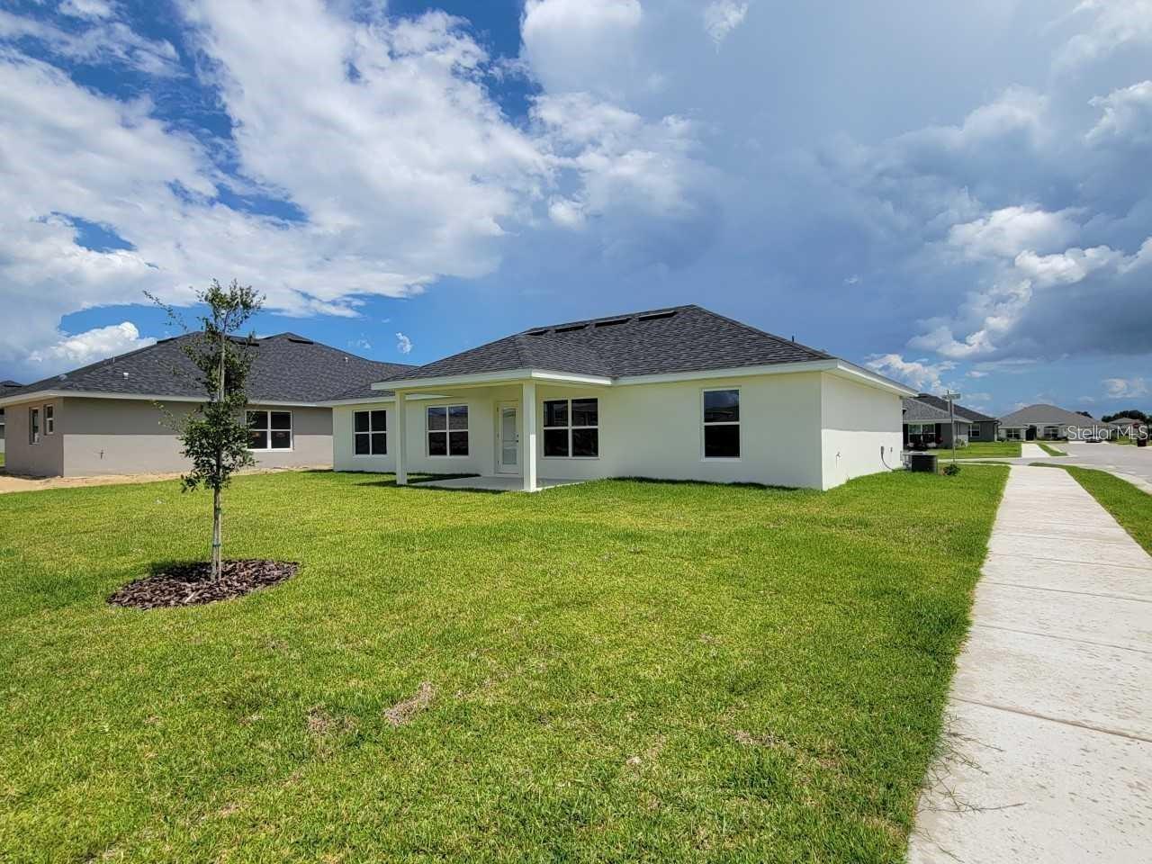 Listing photo id 22 for 708 Hallam Drive