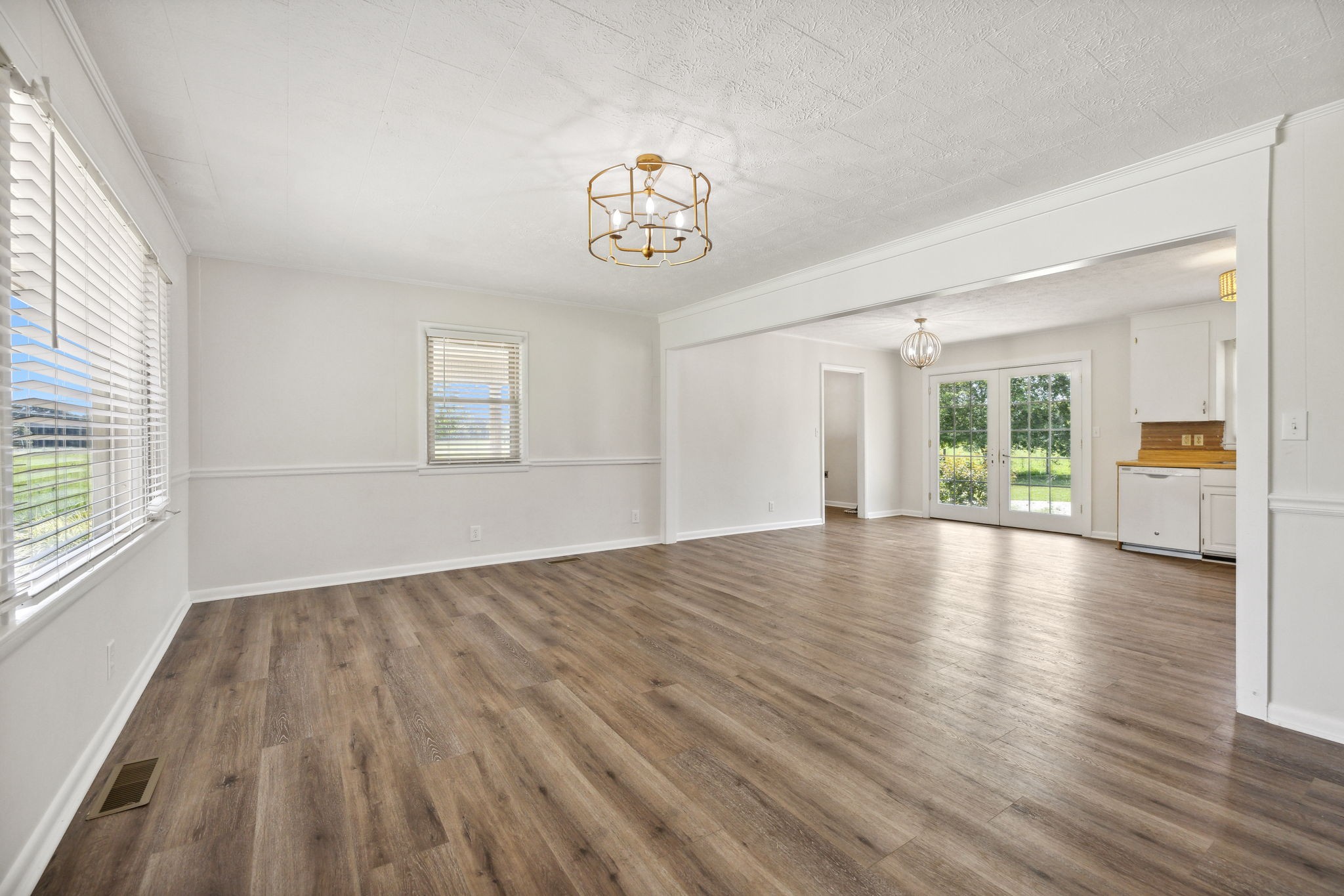 Image 5 of 15 For 8838 48th Avenue