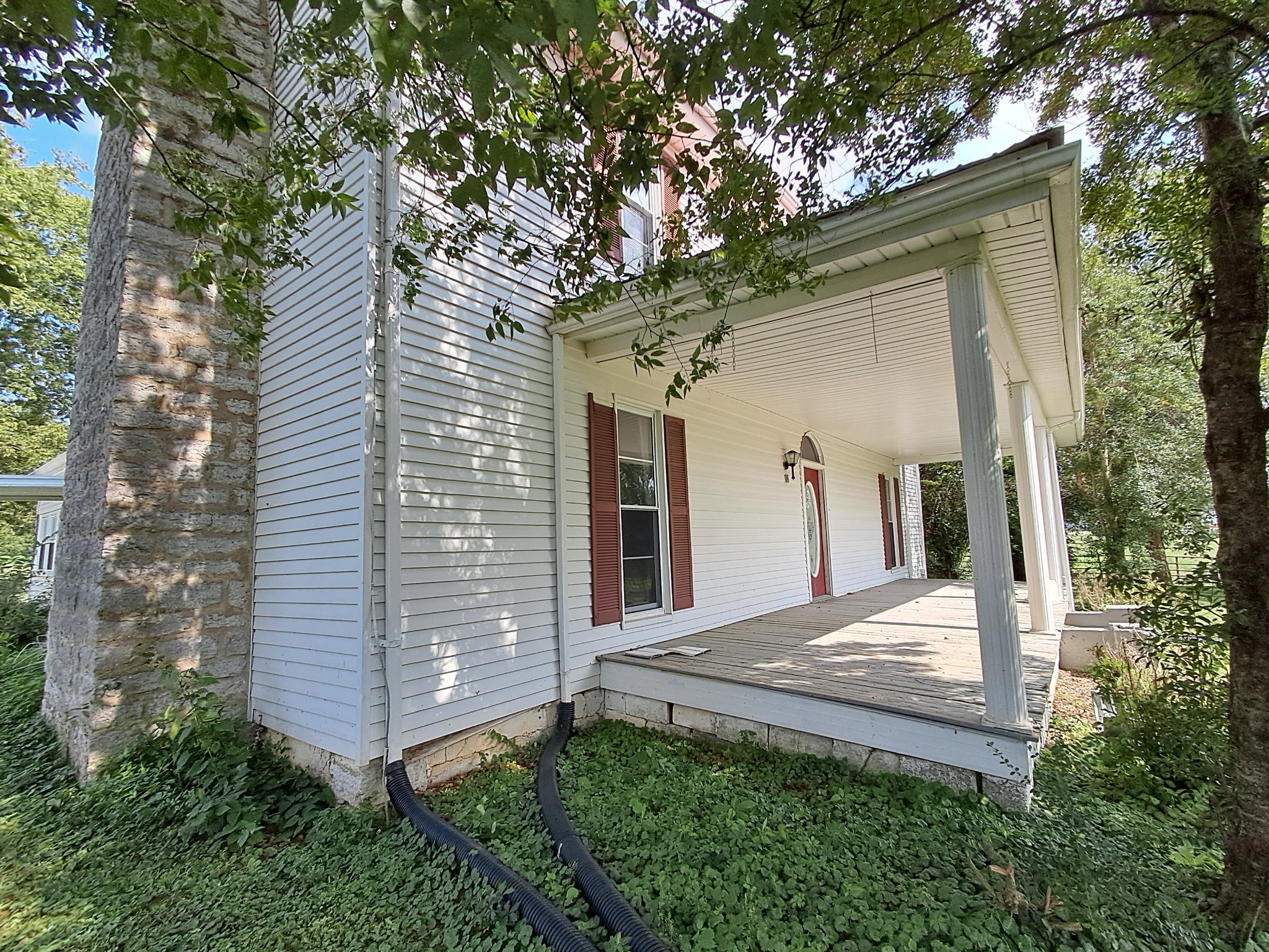 Listing photo id 1 for 1654 Gainsboro Lane