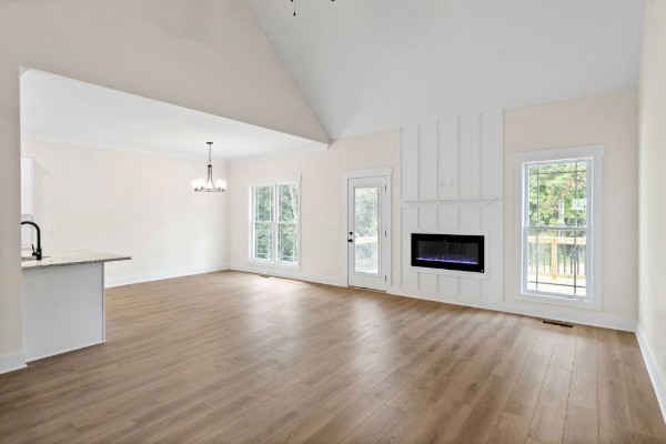 Listing photo id 1 for 000 Pine Avenue