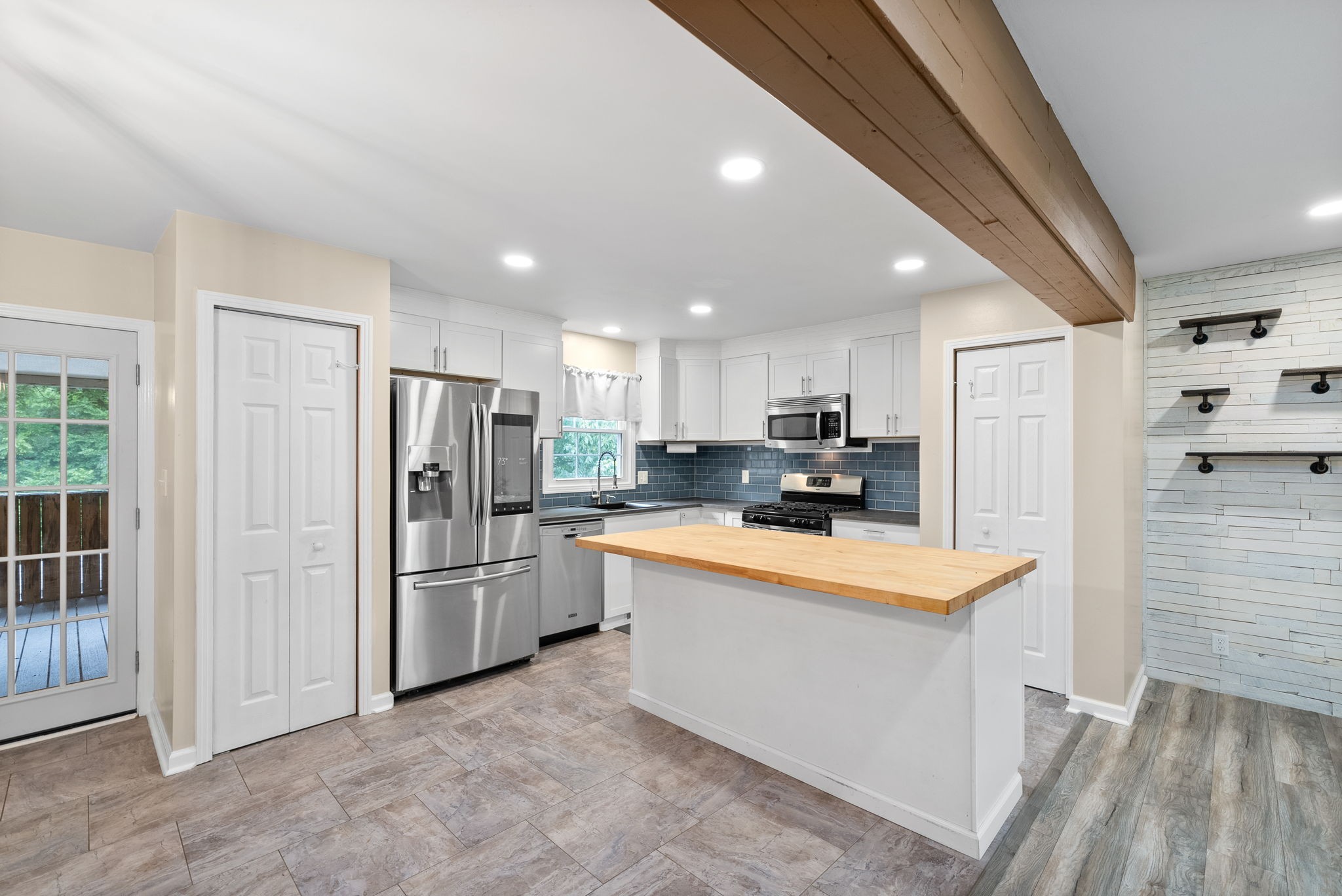 Listing photo id 11 for 3930 Fireside Lane