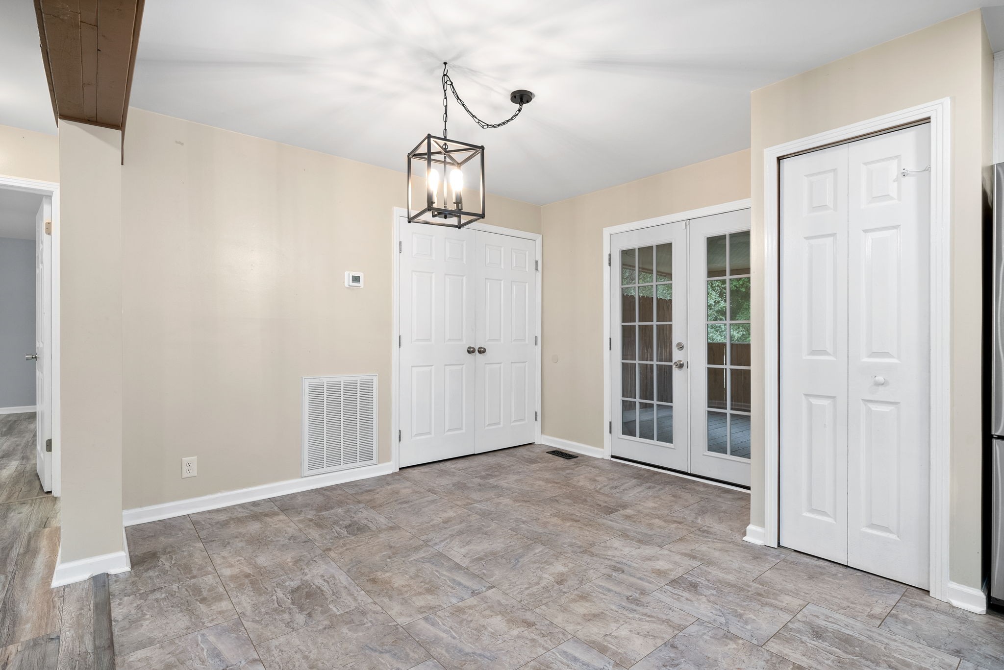 Listing photo id 13 for 3930 Fireside Lane