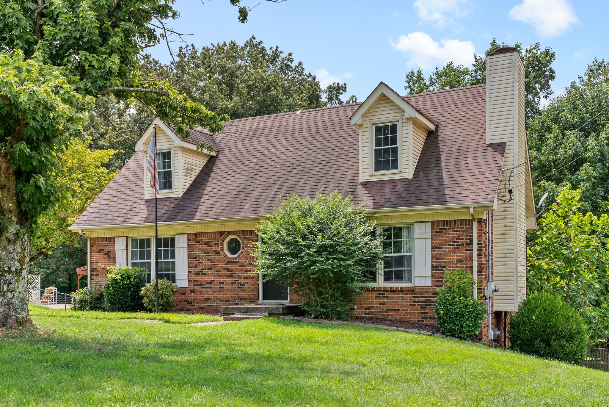 Listing photo id 2 for 3930 Fireside Lane