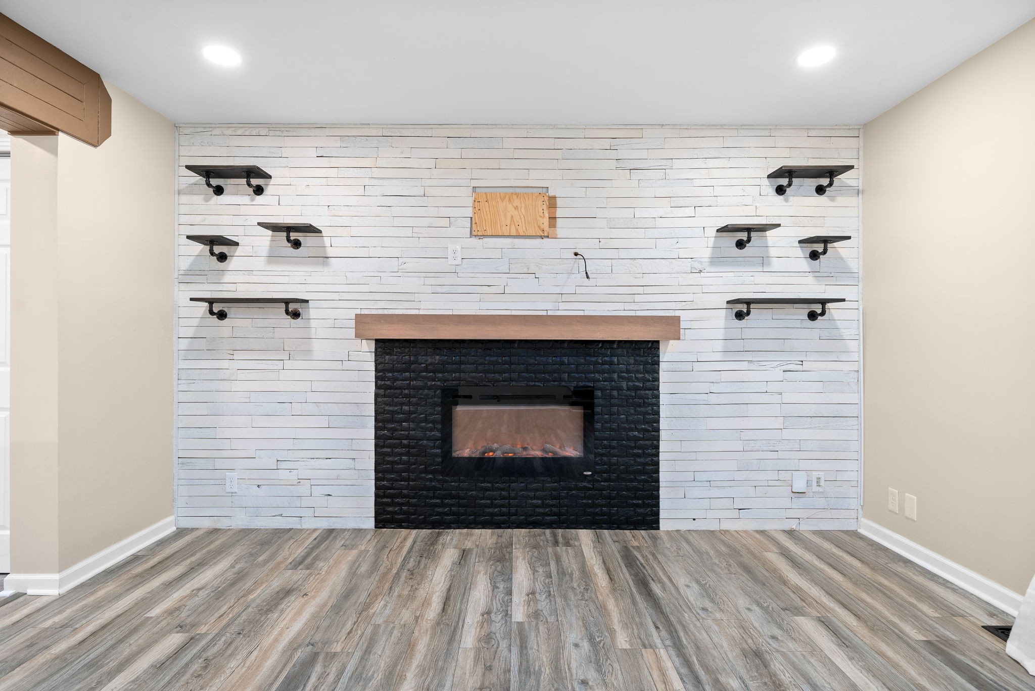 Listing photo id 6 for 3930 Fireside Lane