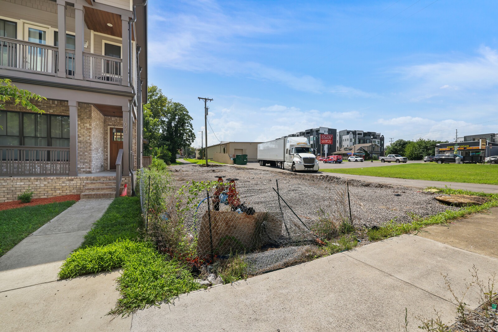 Image 8 of 65 For 17050 20th Avenue Road