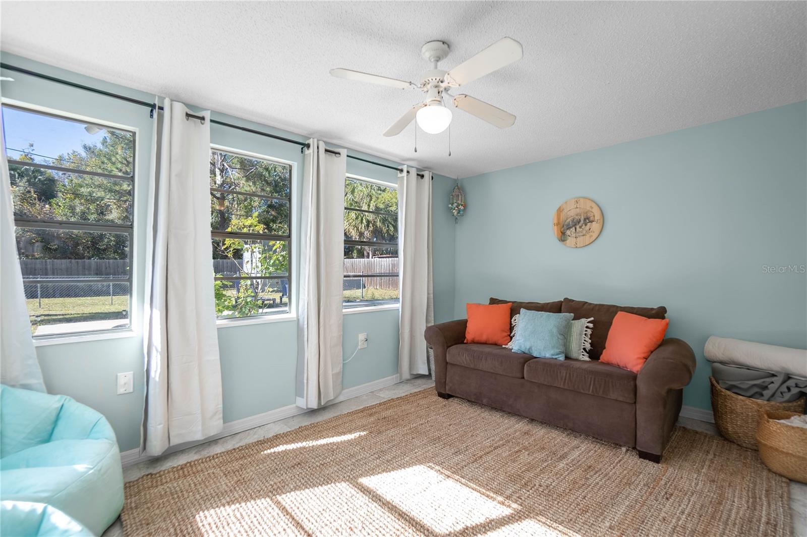 Listing photo id 12 for 1134 Fan Palm Point