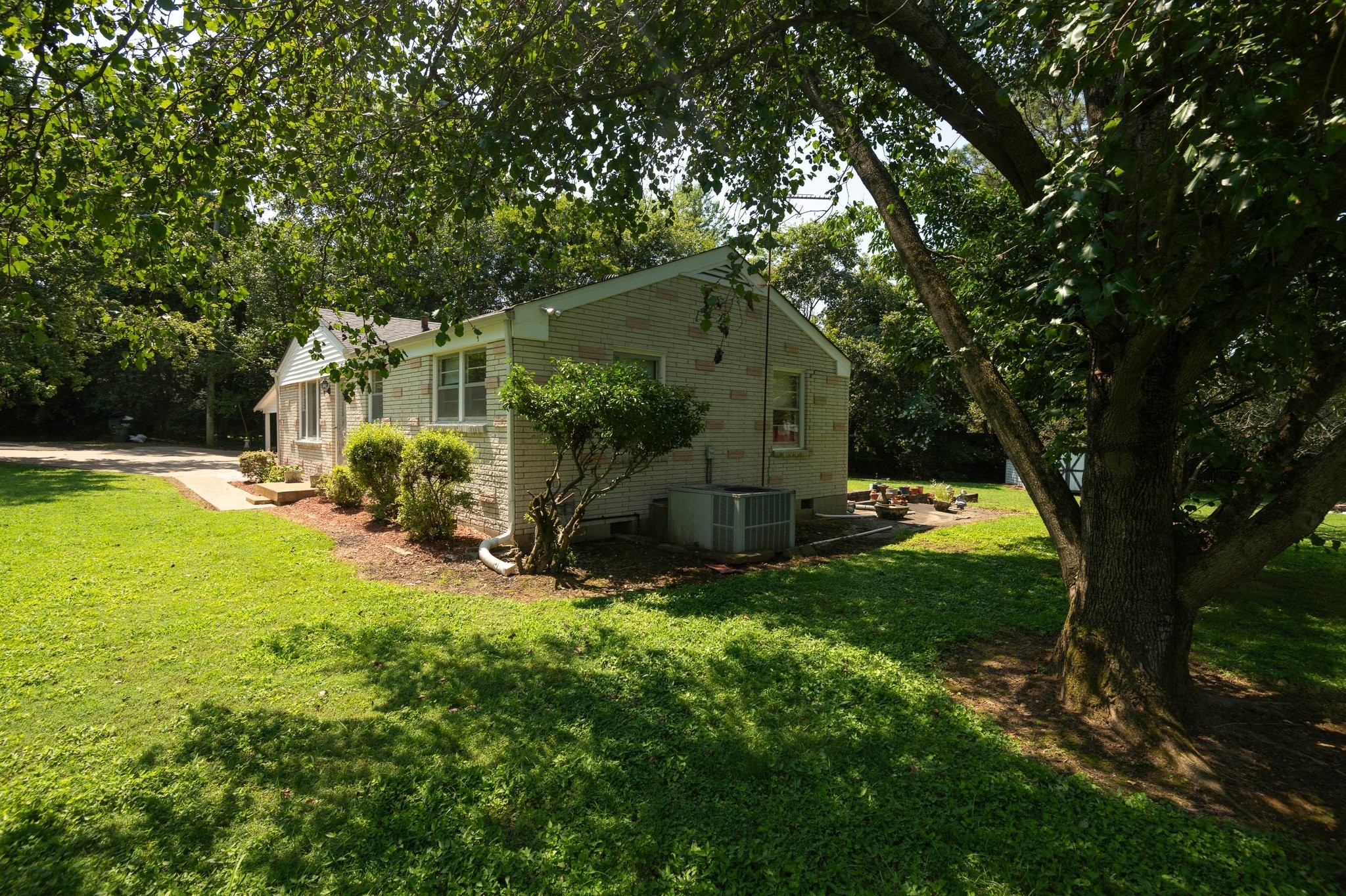 Image 8 of 46 For 3810 4th Terrace