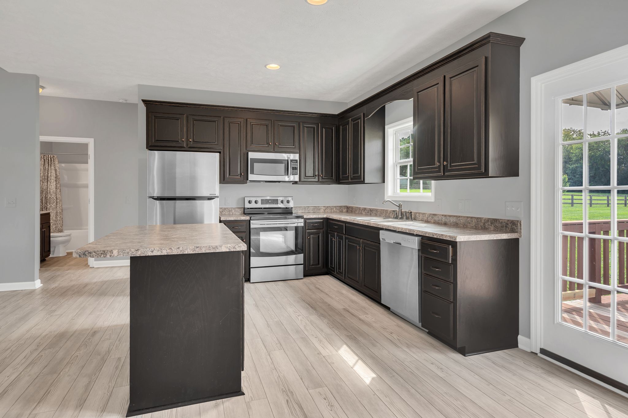 Image 11 of 36 For 9646 92 Place Road