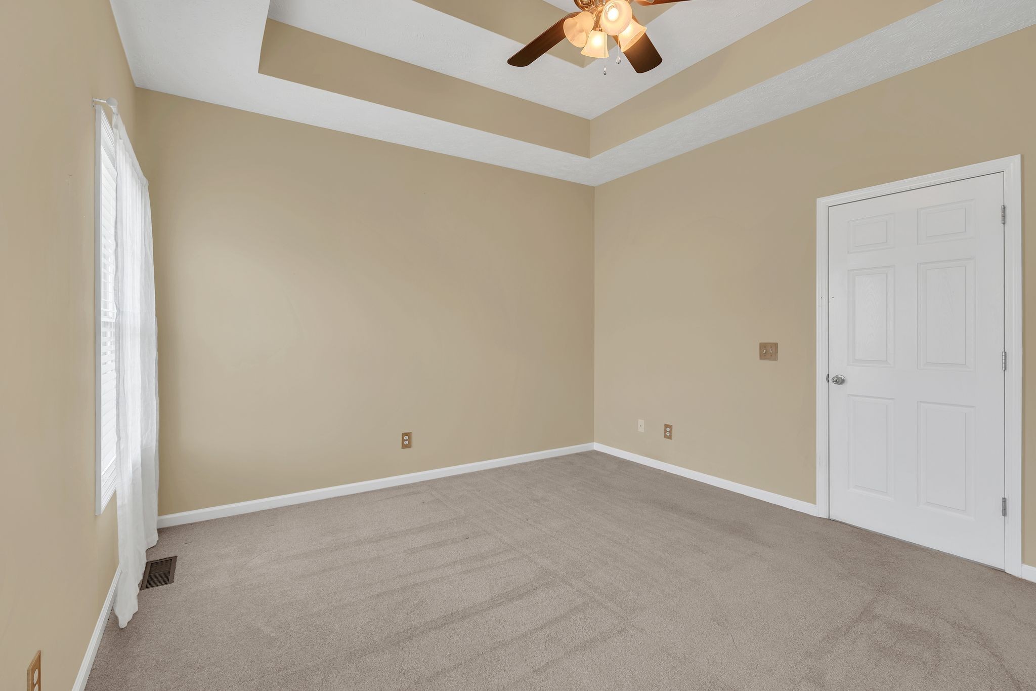 Image 15 of 36 For 9646 92 Place Road