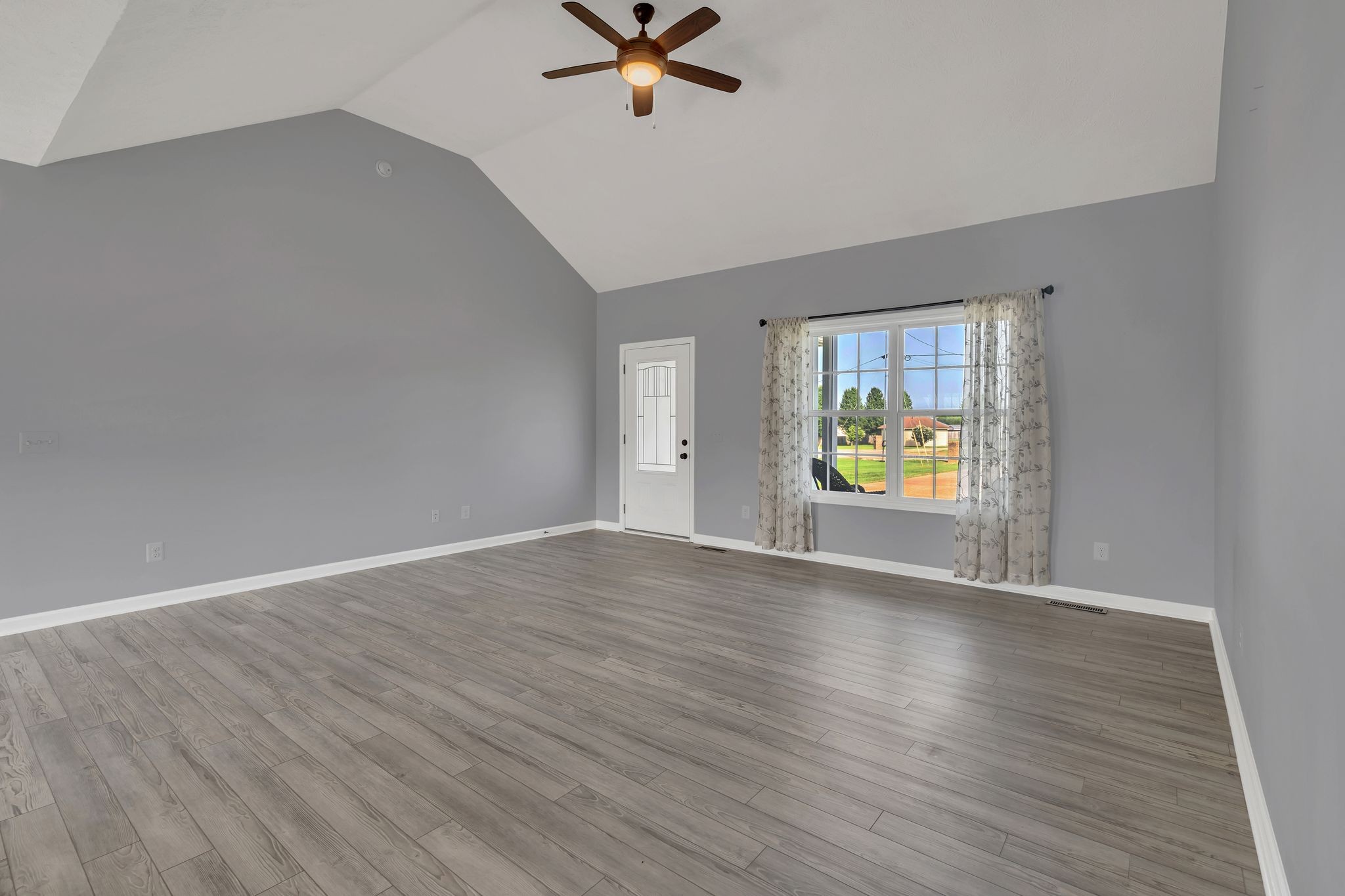 Image 6 of 36 For 9646 92 Place Road