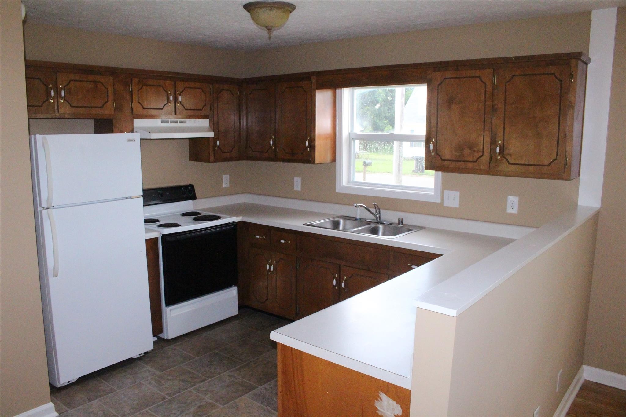 Image 5 of 48 For 6243 89th Street Road