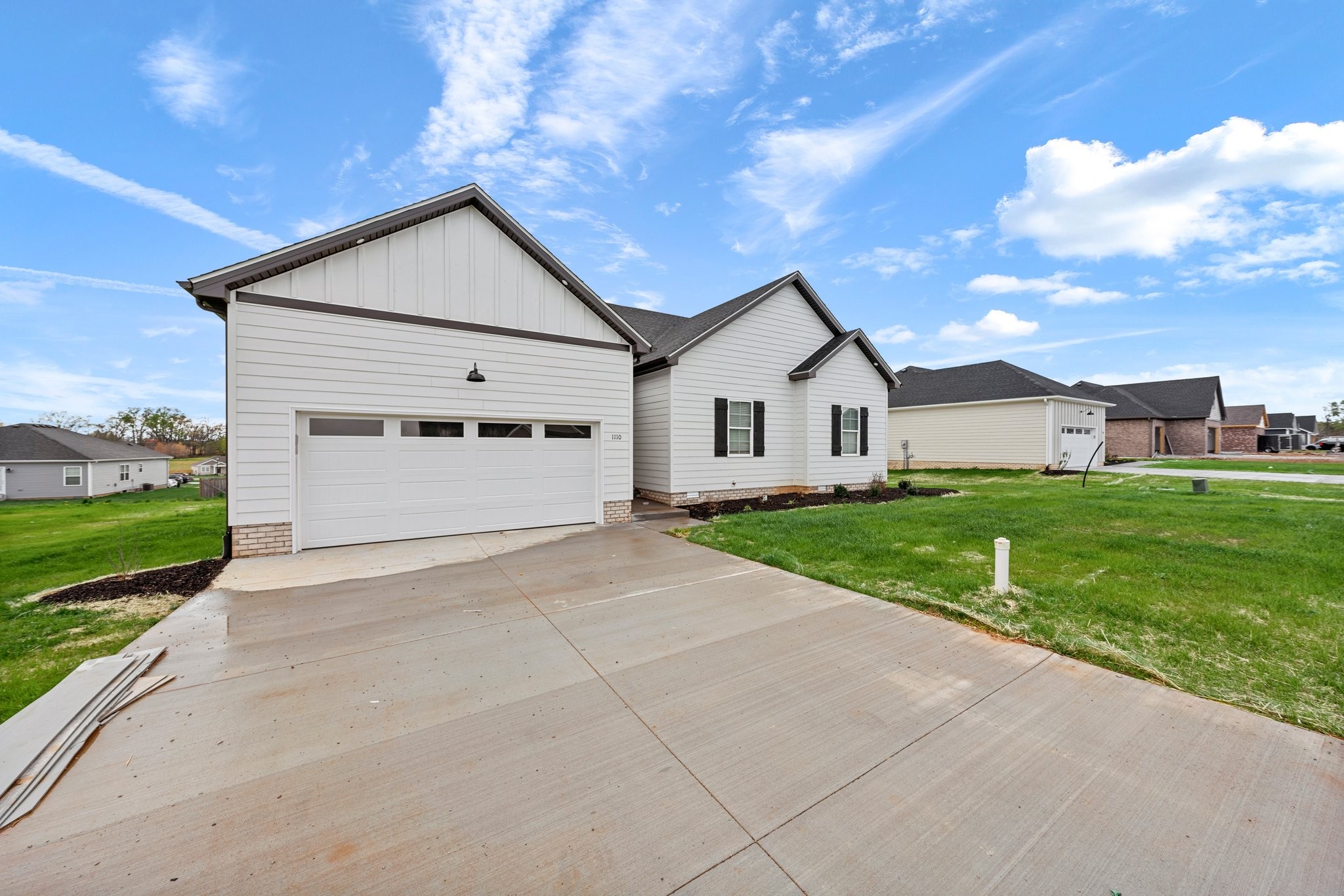 Listing photo id 1 for 8101 Maltese Drive