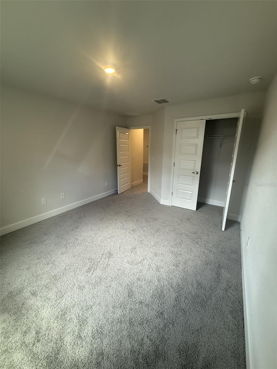 Listing photo id 11 for 7889 Omega Way