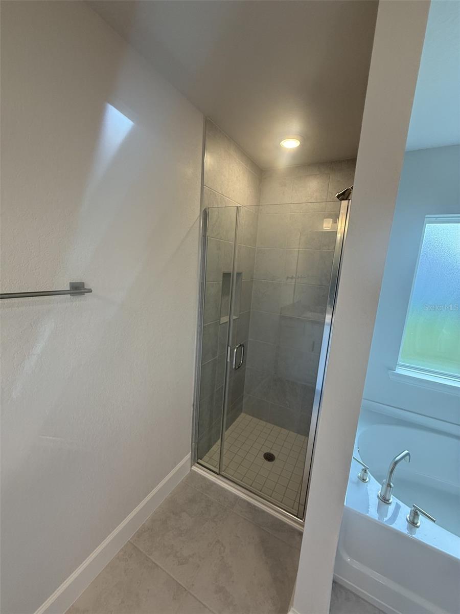 Listing photo id 13 for 7889 Omega Way