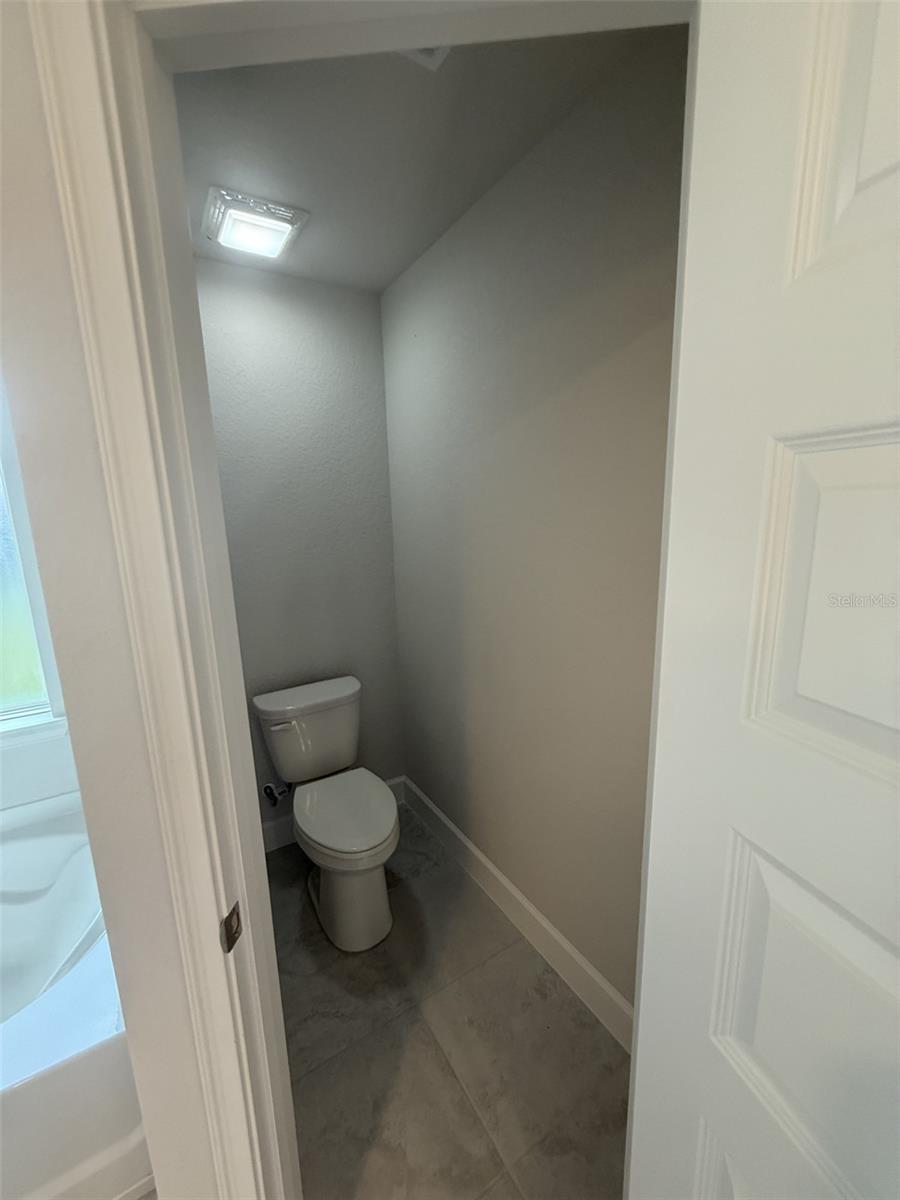 Listing photo id 16 for 7889 Omega Way