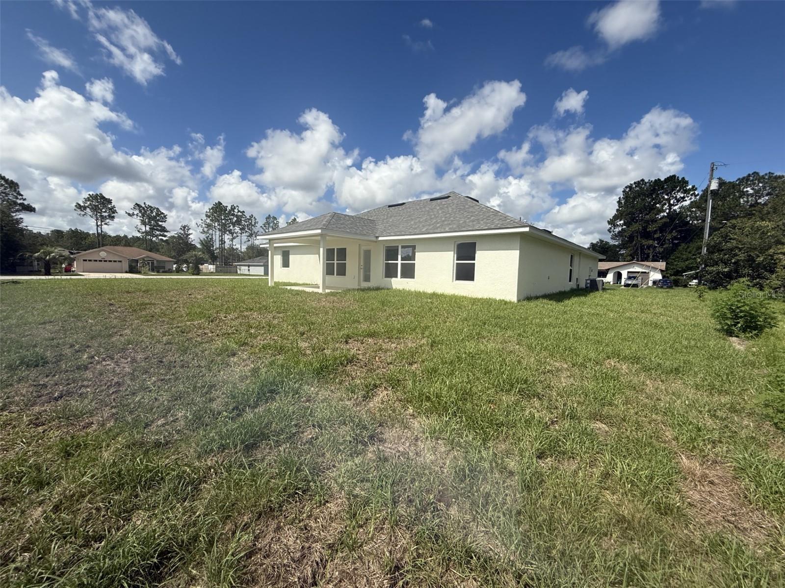 Listing photo id 19 for 7889 Omega Way