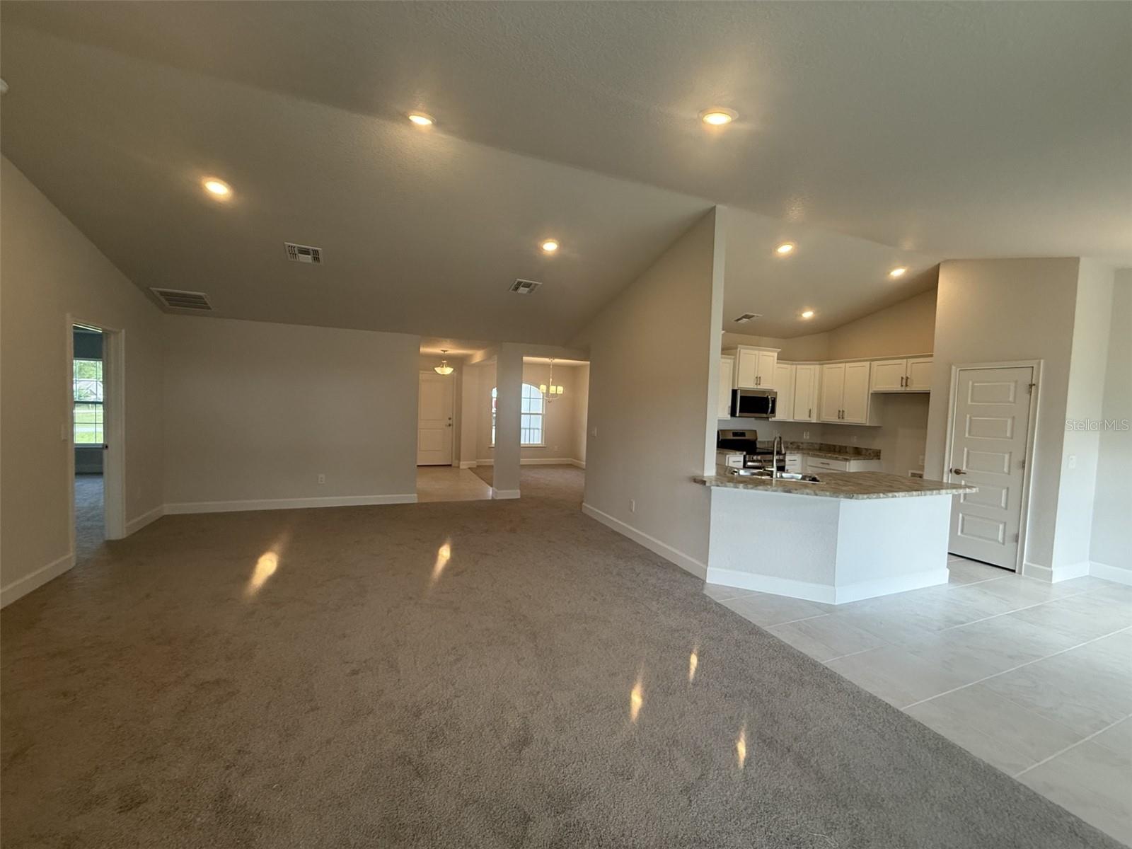Listing photo id 20 for 7889 Omega Way