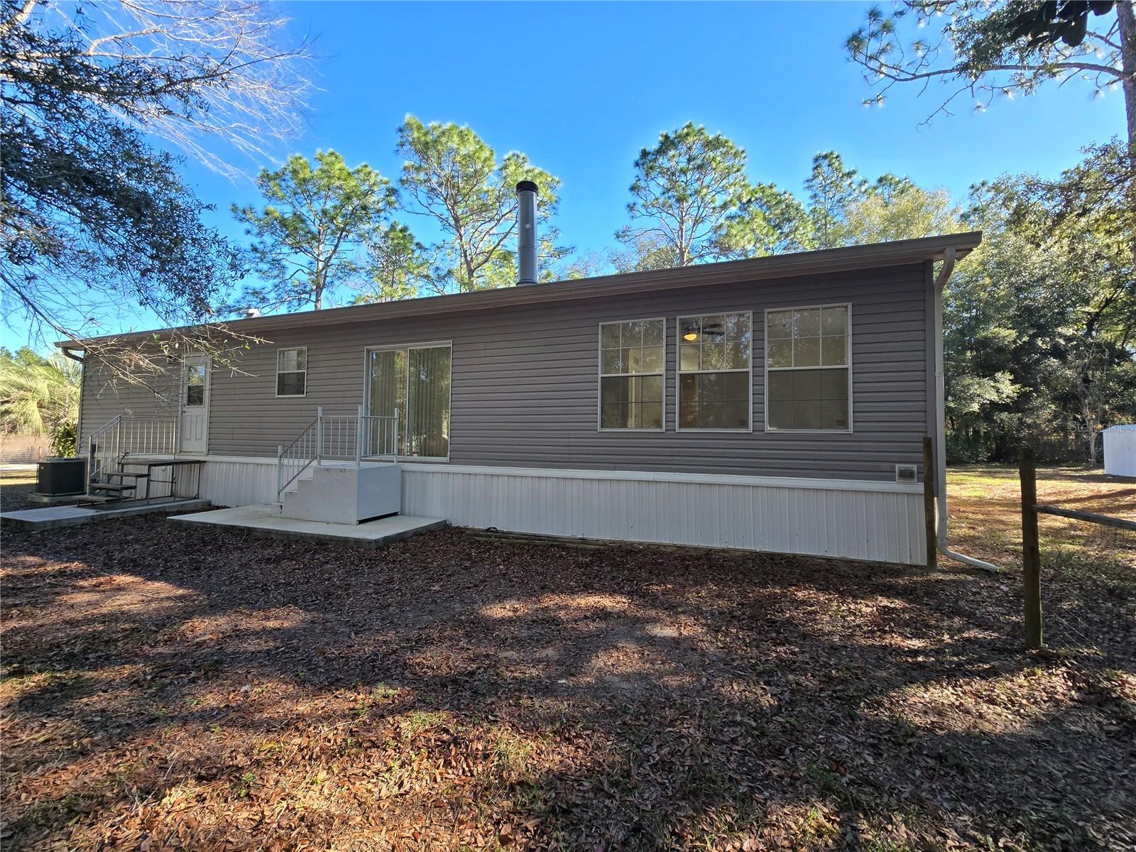 Image 11 of 51 For 19050 Sw 49th Place