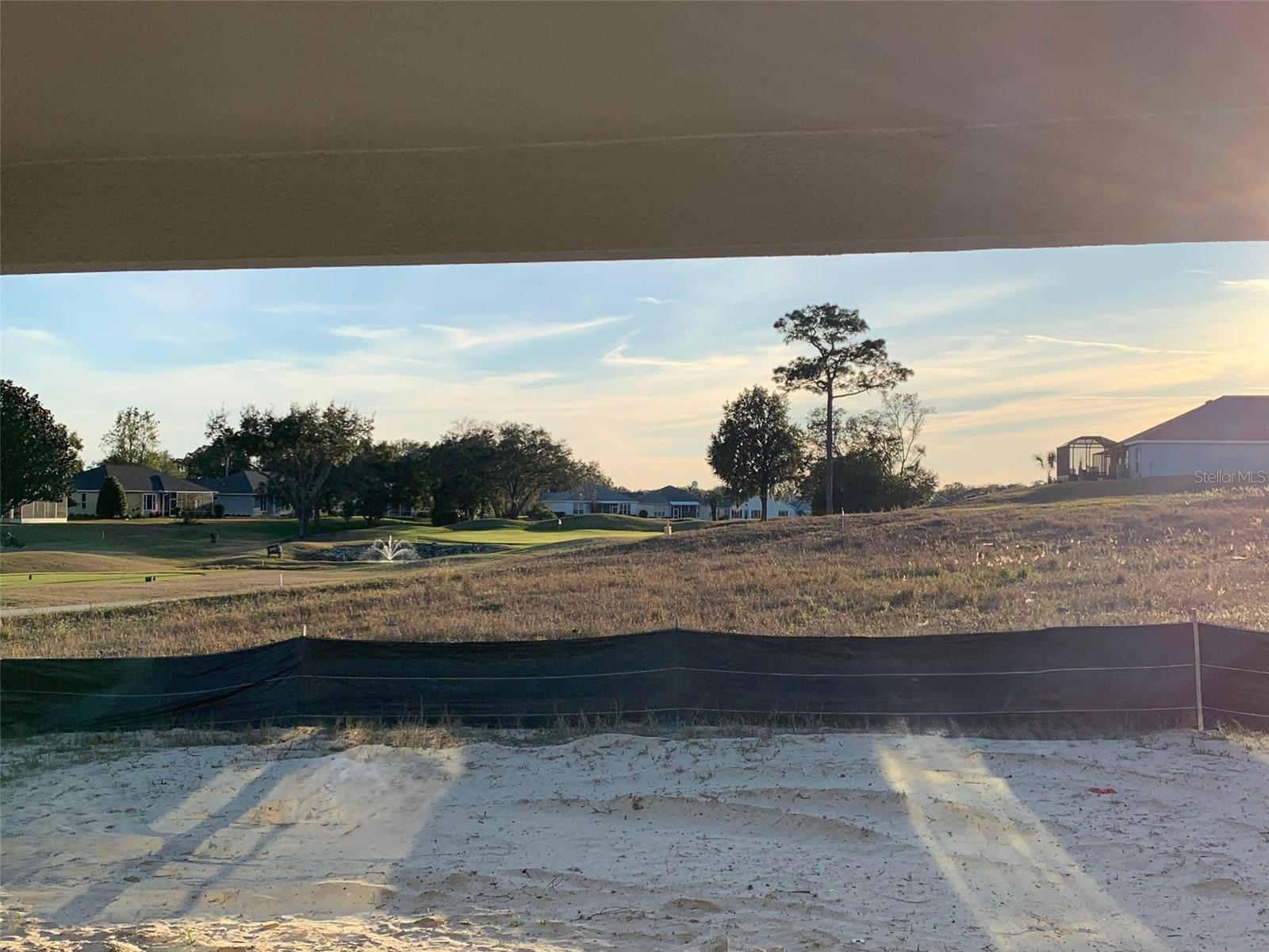 Listing photo id 13 for 320 Rexford Drive