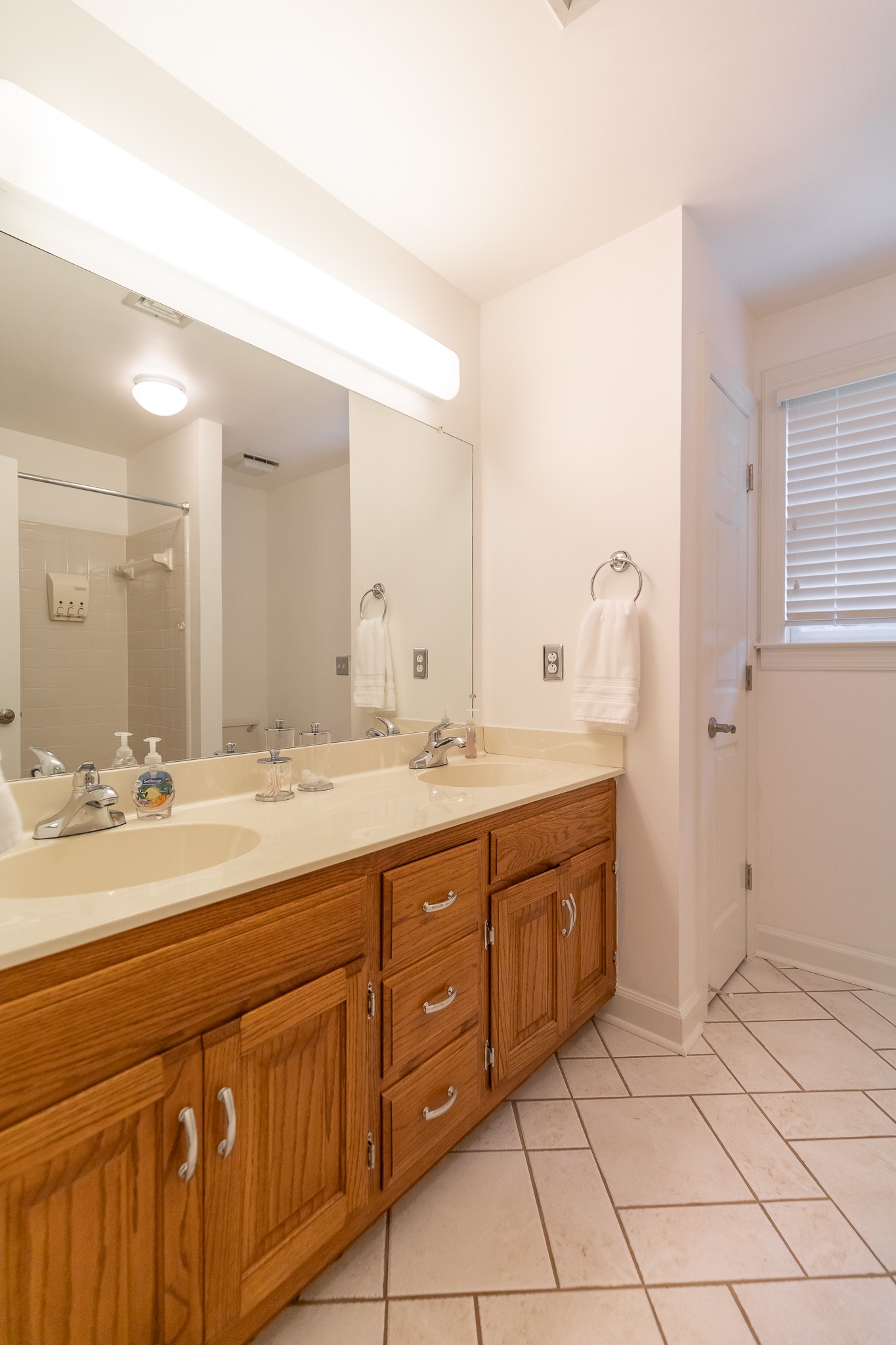 Listing photo id 30 for 3578 Belgrave Drive