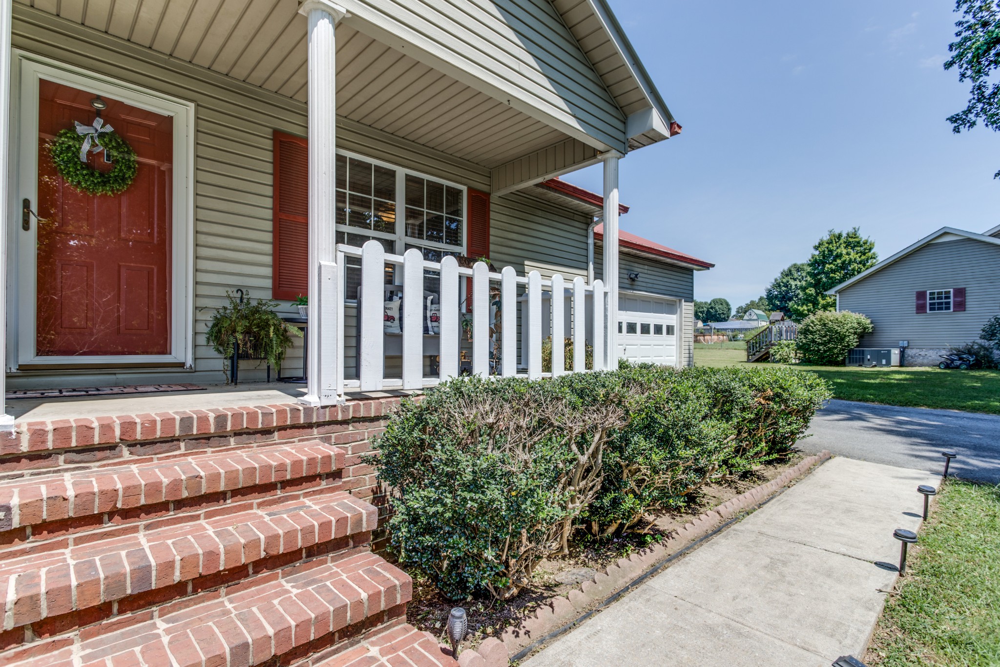 Image 7 of 16 For 2421 Crill Avenue