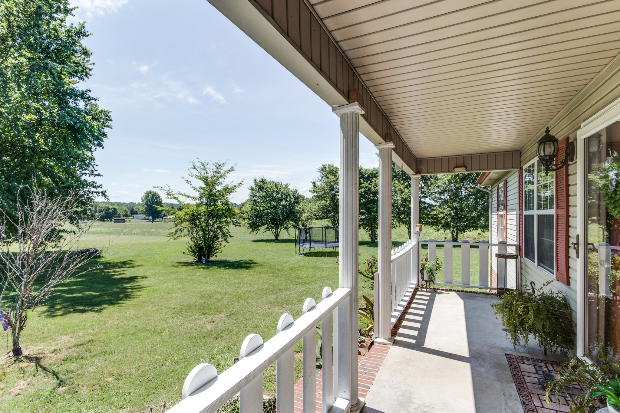 Image 9 of 16 For 2421 Crill Avenue