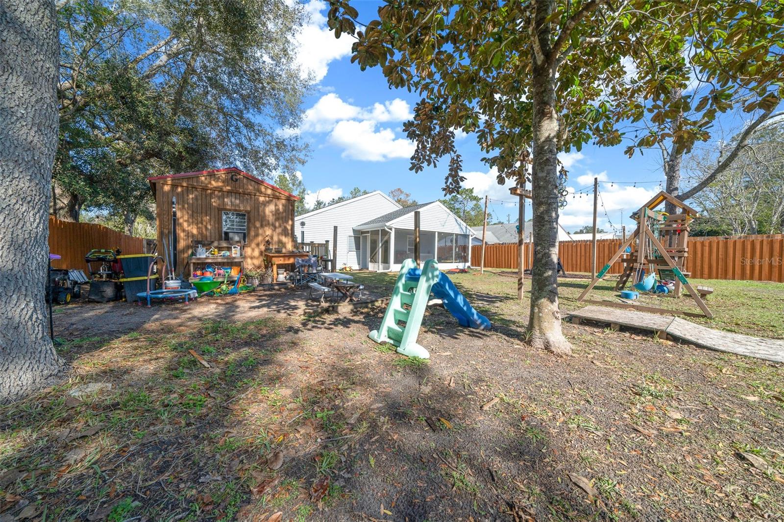 Image 42 of 49 For 21654 Honeysuckle Street