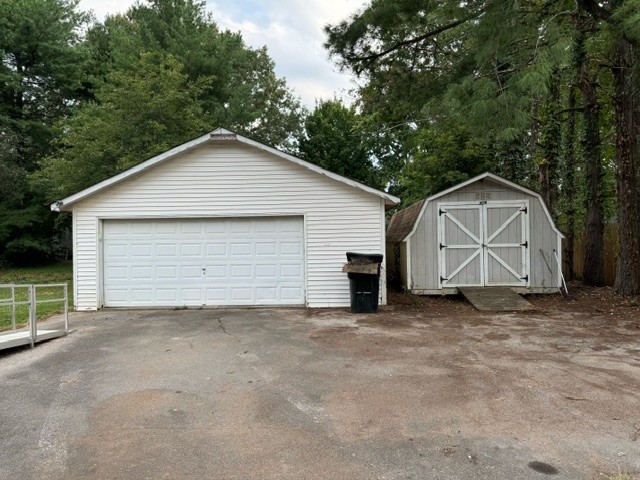 Image 13 of 21 For 5111 Smith Ryals Road