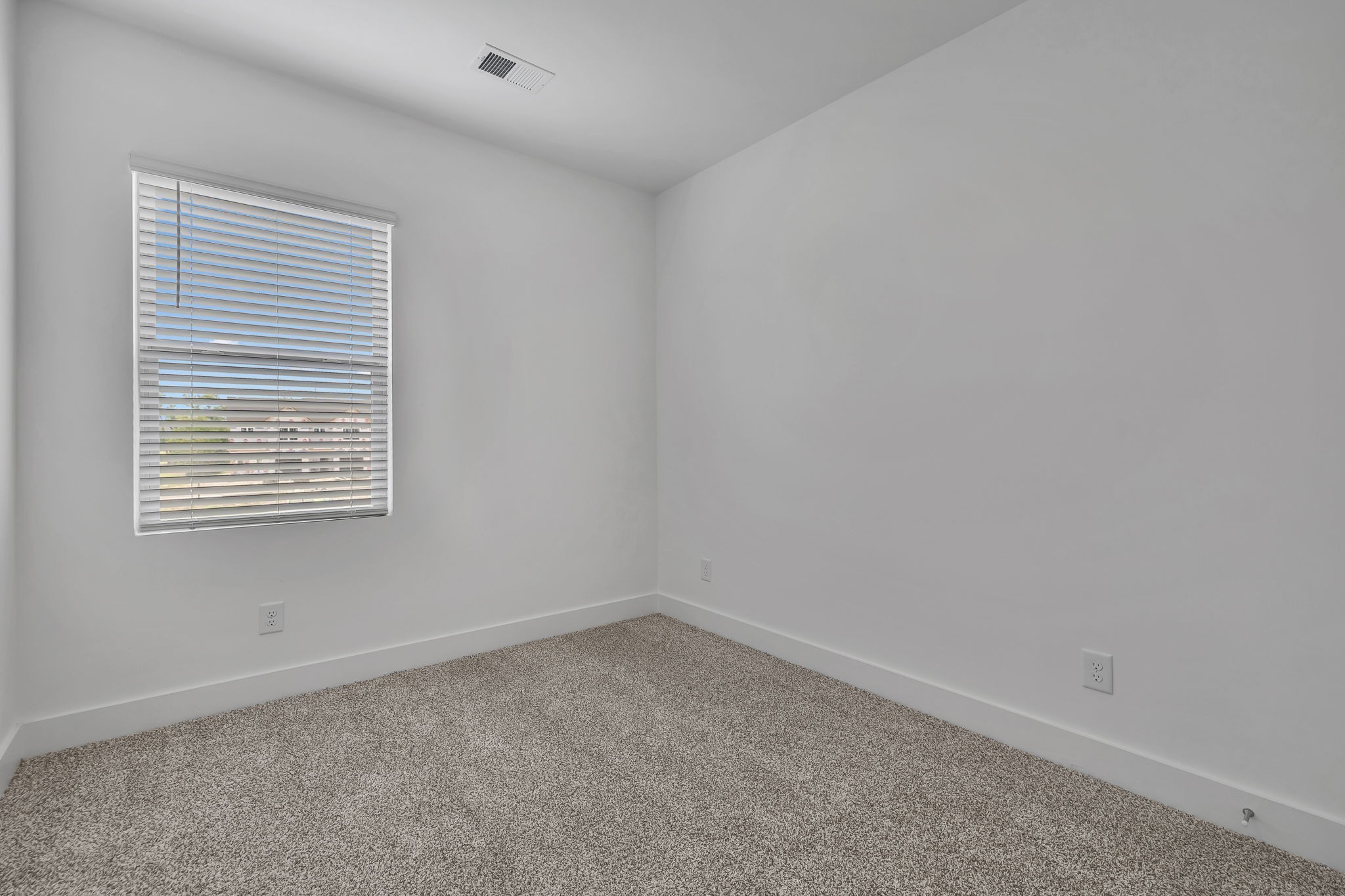 Image 10 of 21 For 2142 23rd Loop