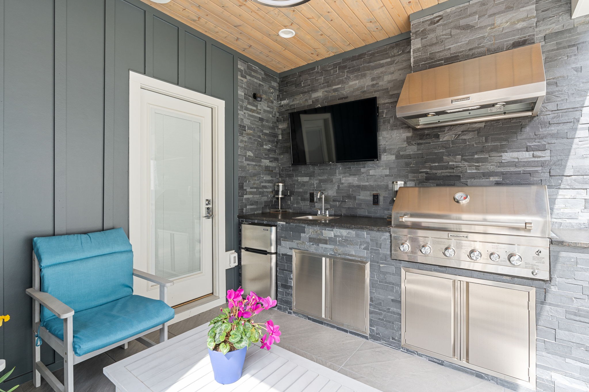 Image 6 of 39 For 137 Franklin Avenue