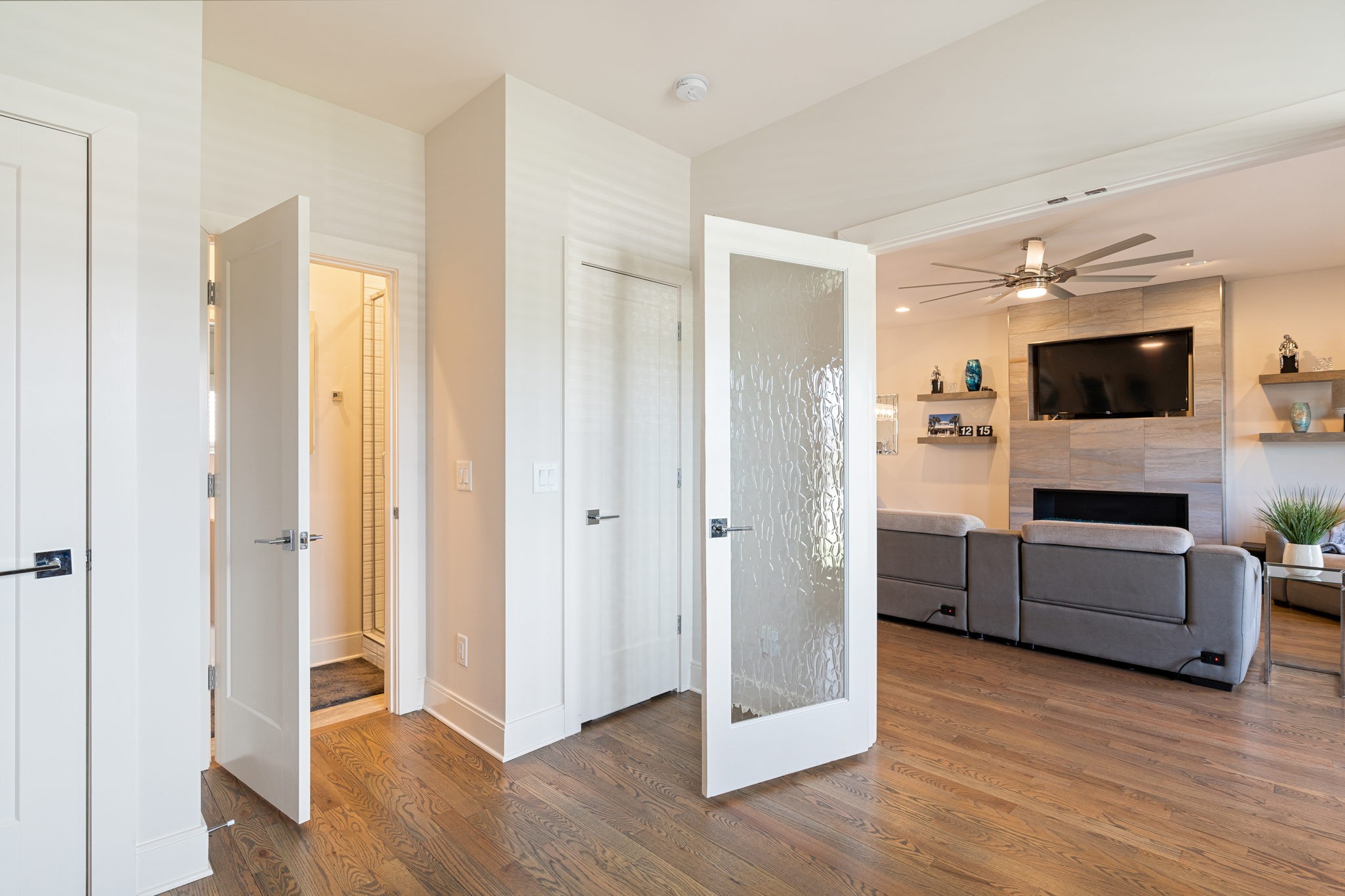 Image 7 of 39 For 137 Franklin Avenue