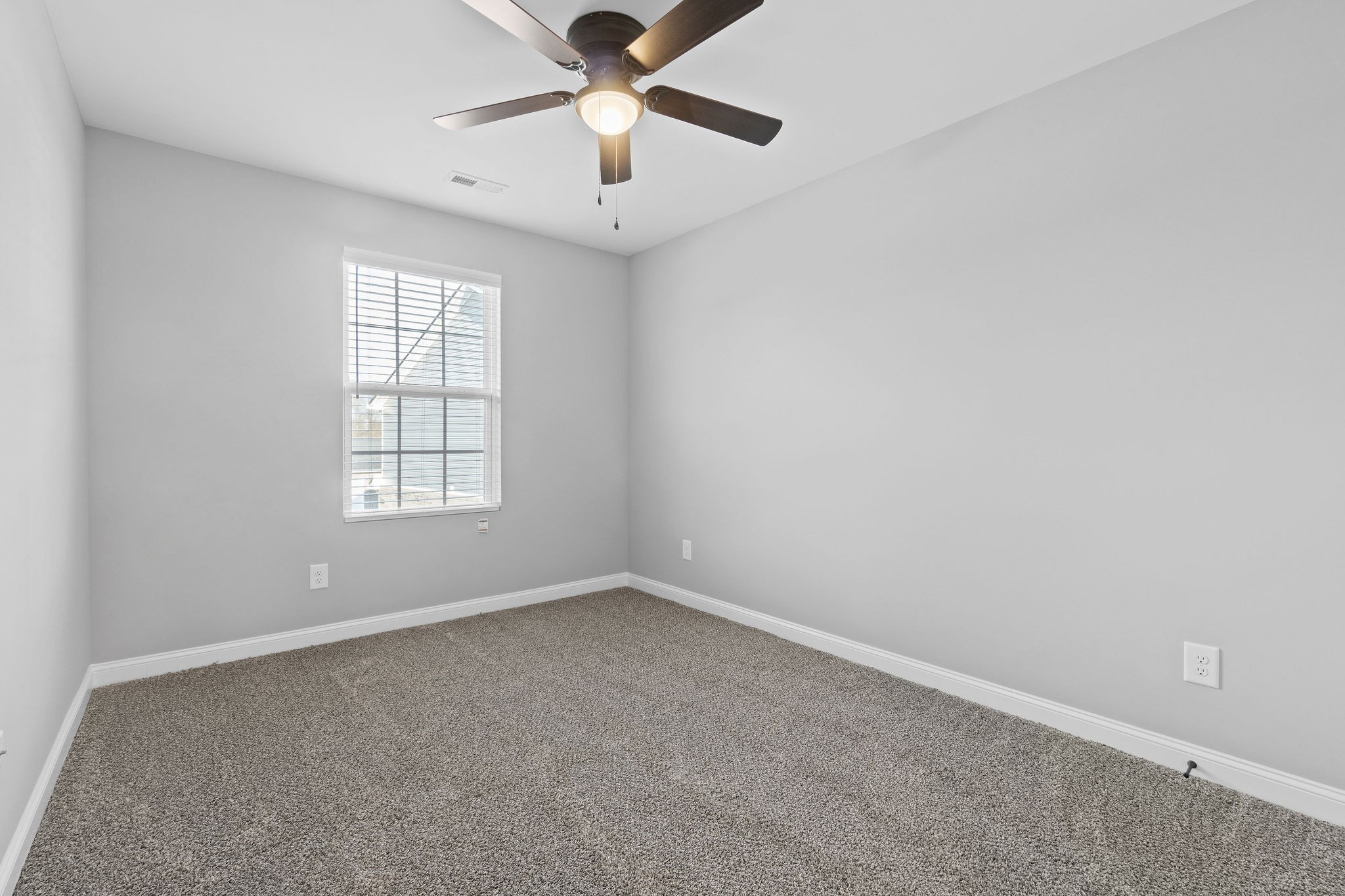 Image 11 of 29 For 13253 35th Court