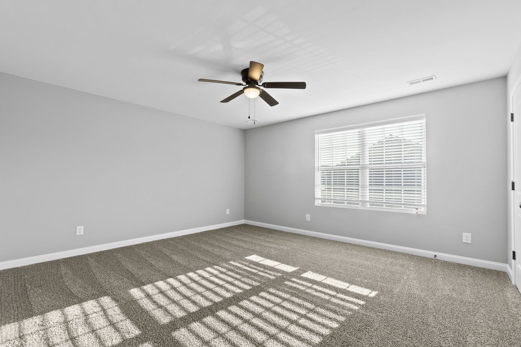 Image 14 of 29 For 13253 35th Court