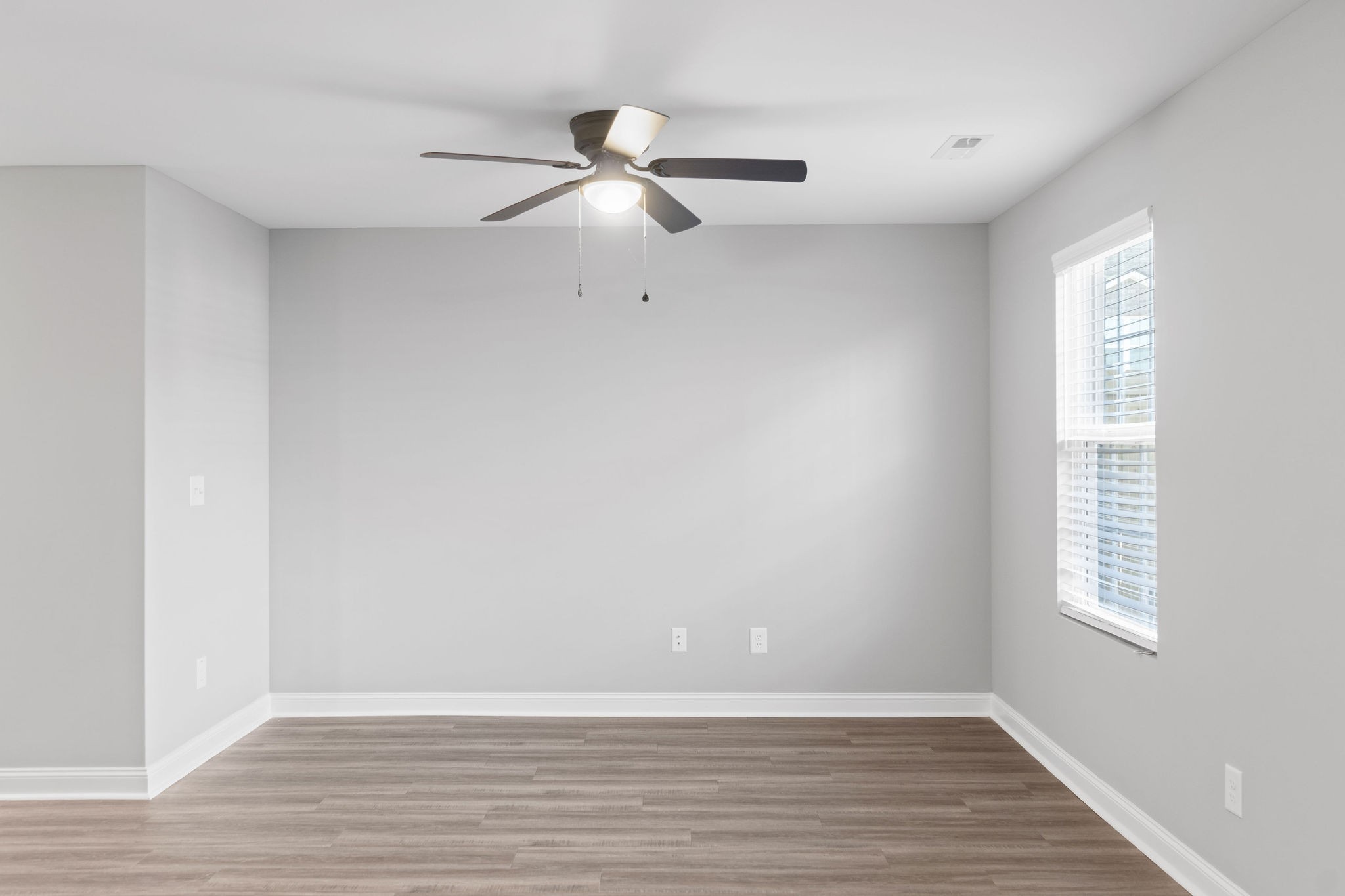 Image 7 of 29 For 13253 35th Court