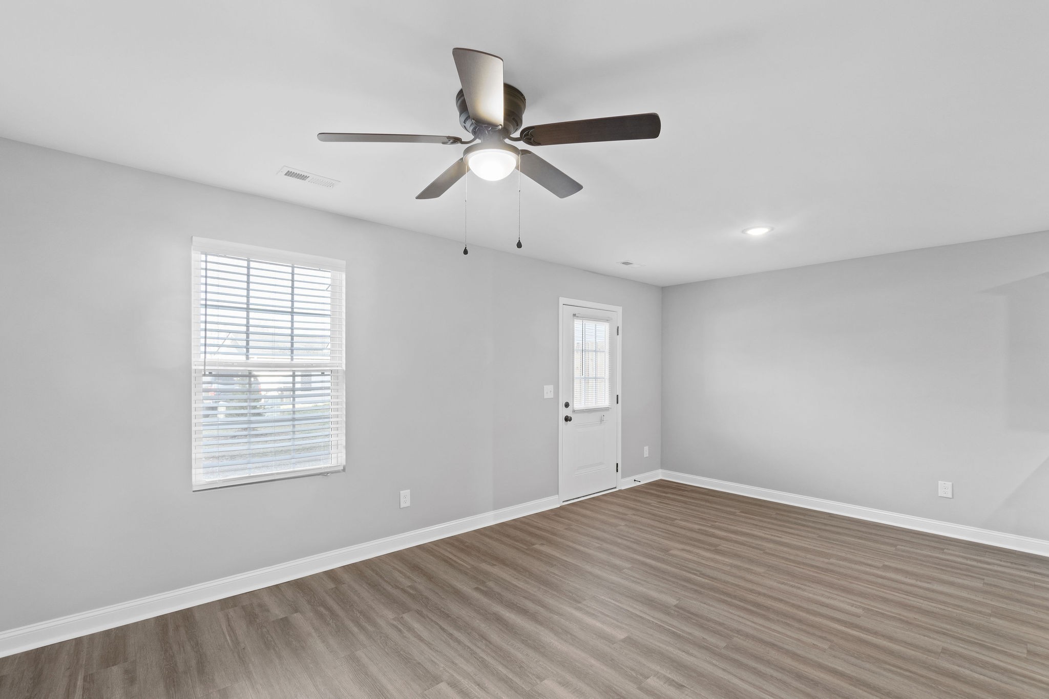 Image 8 of 29 For 13253 35th Court