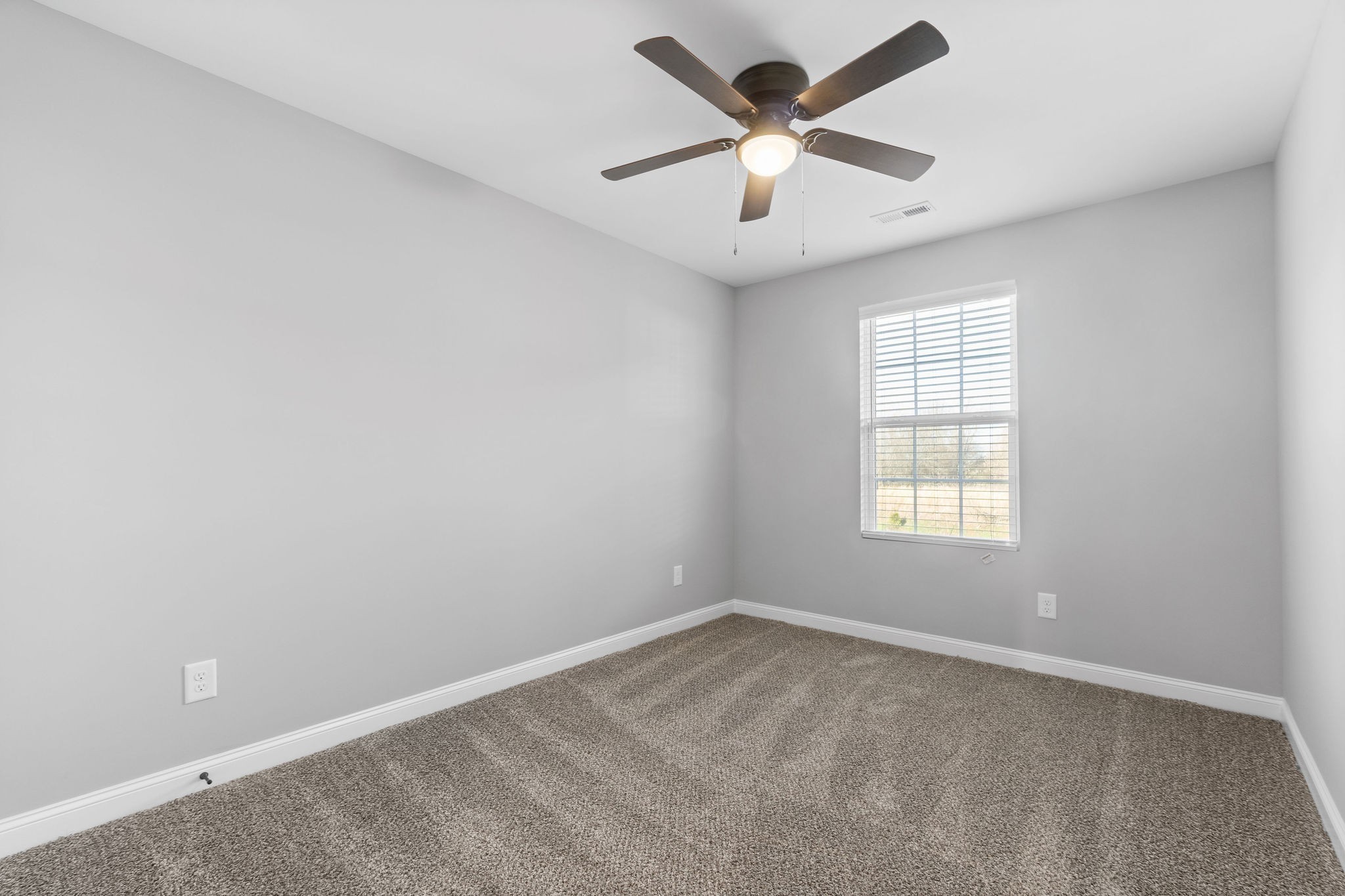 Image 9 of 29 For 13253 35th Court