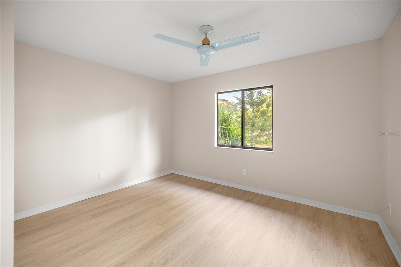 Image 21 of 29 For 3856 19th Street Circle